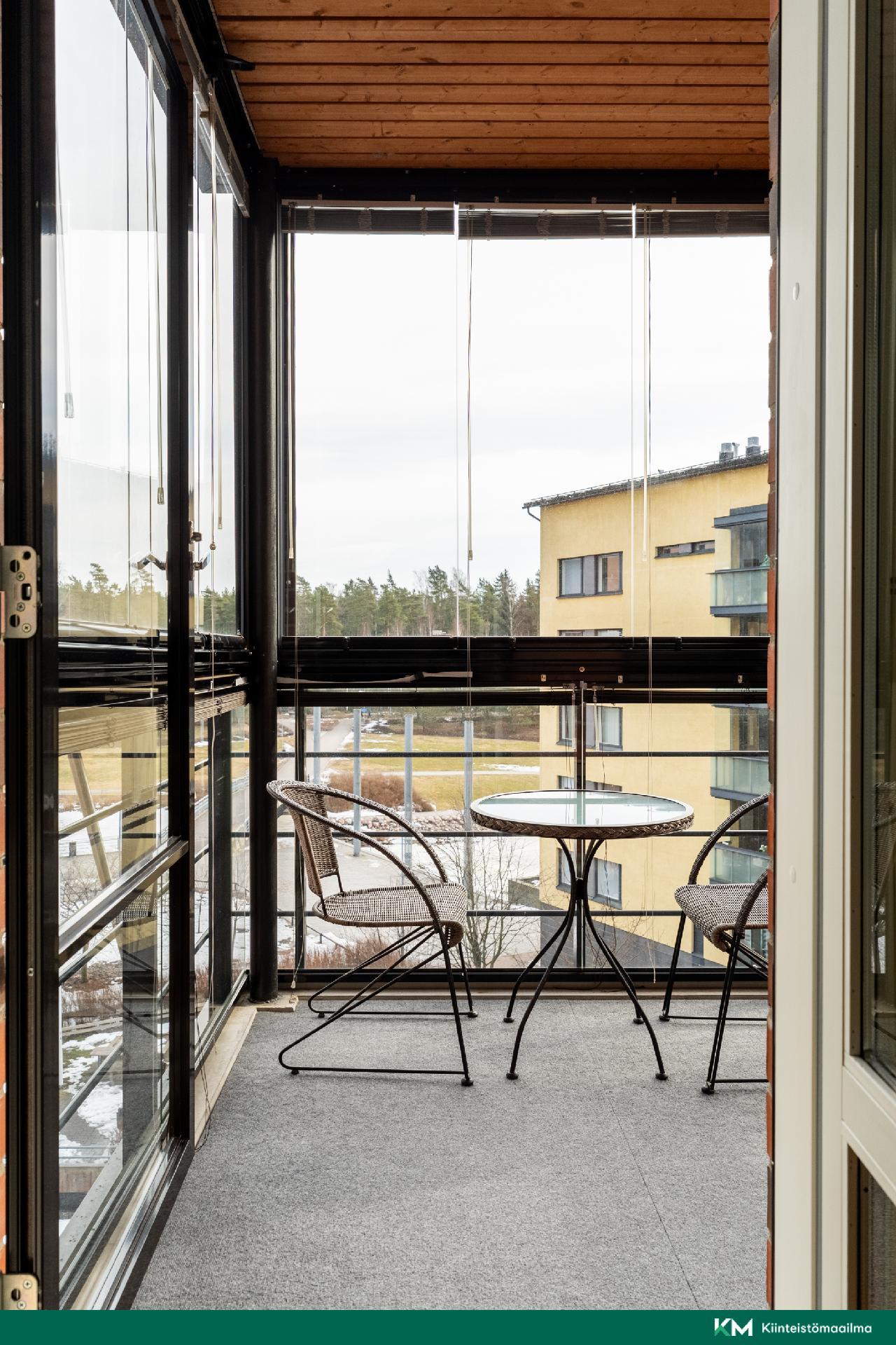 Aurinkotuulenkatu 12, Aurinkolahti, Helsinki