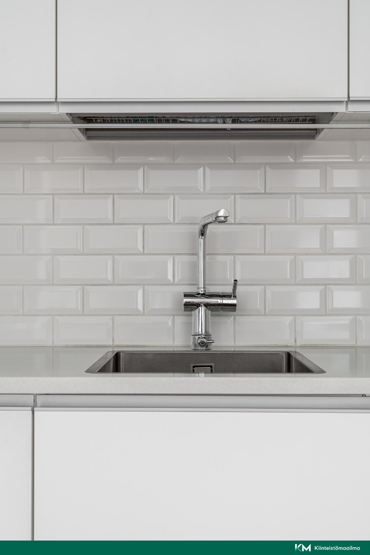 Aurinkotuulenkatu 12, Aurinkolahti, Helsinki