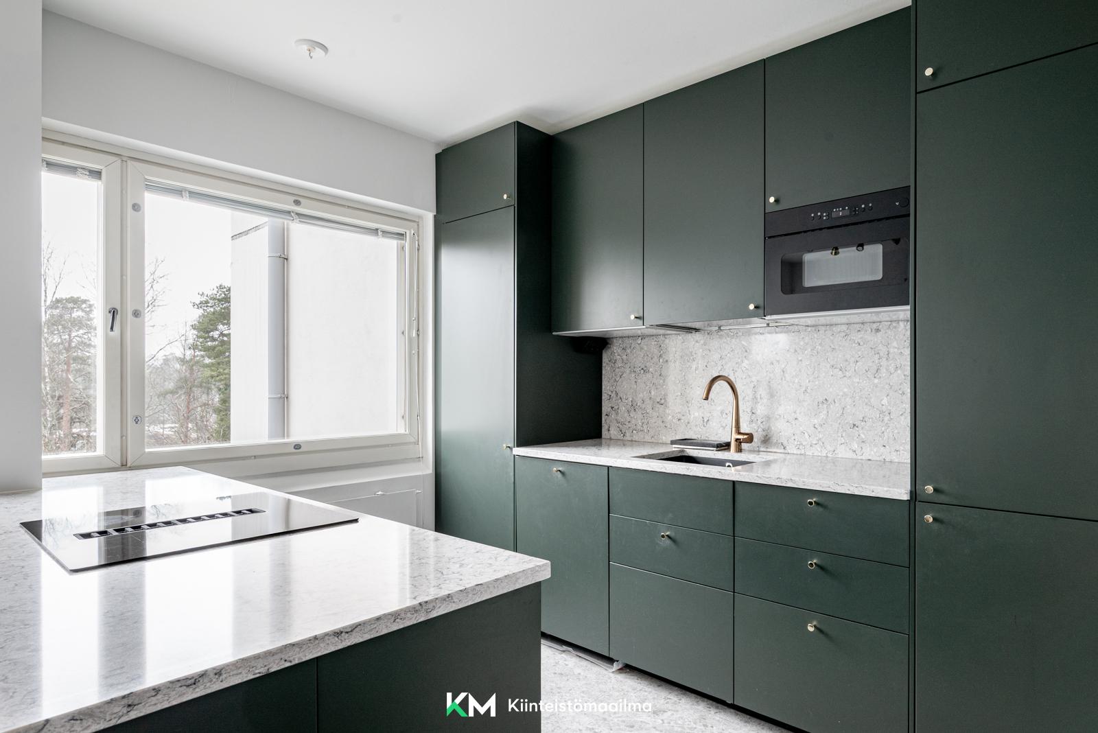 Luuvaniementie 12, Niemenmäki, Helsinki