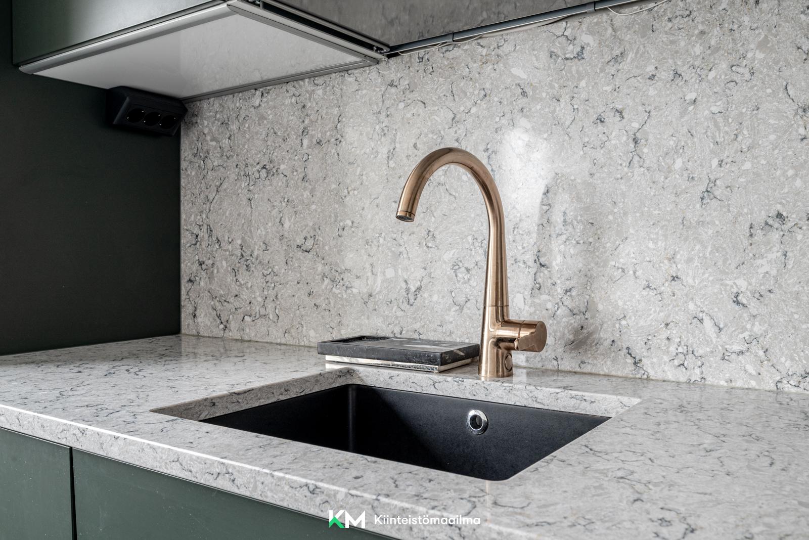 Luuvaniementie 12, Niemenmäki, Helsinki