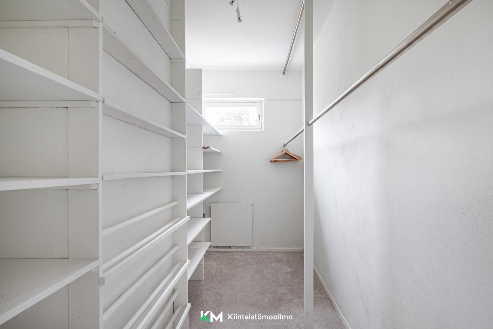 Luuvaniementie 12, Niemenmäki, Helsinki