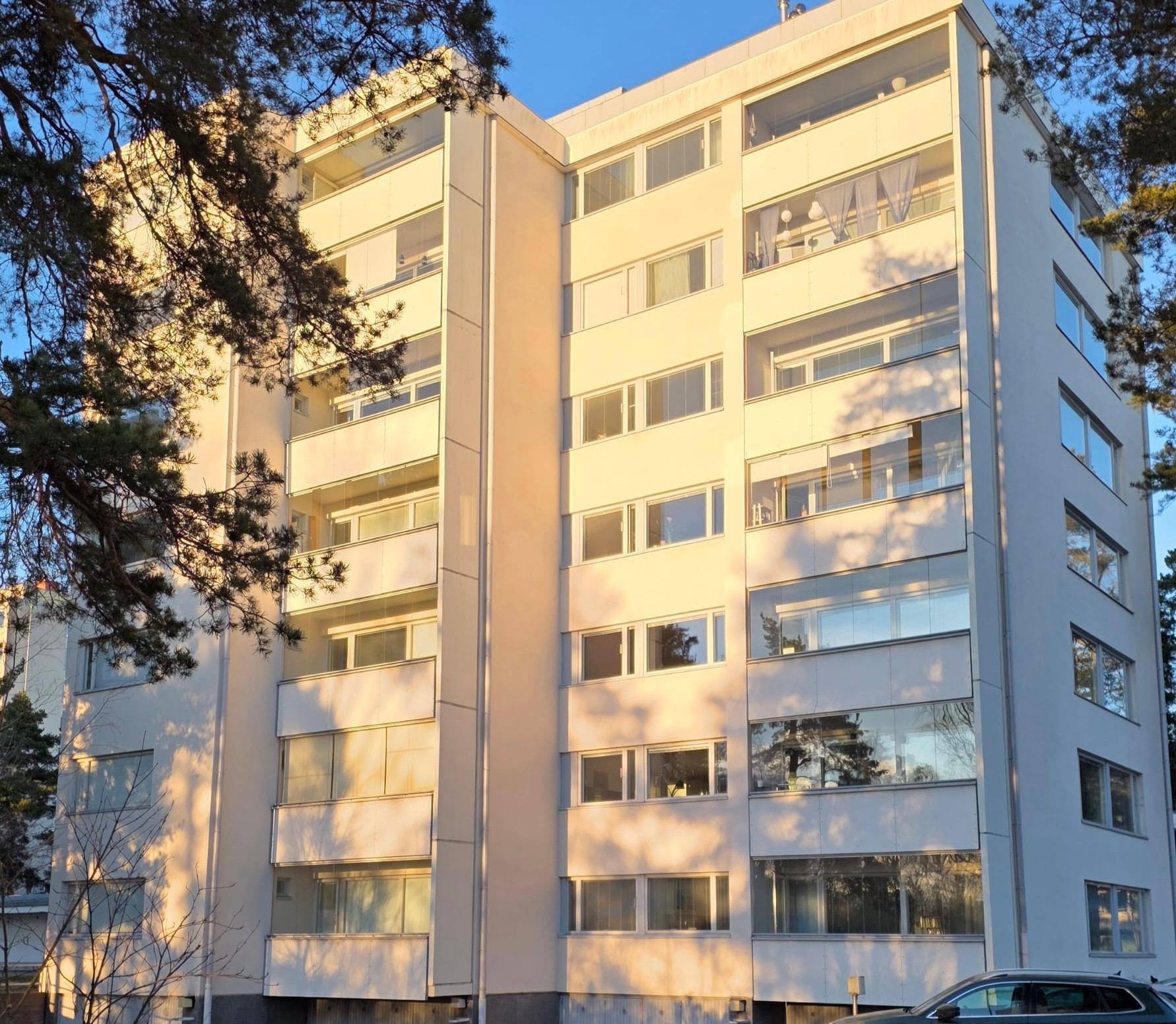 Luuvaniementie 12, Niemenmäki, Helsinki