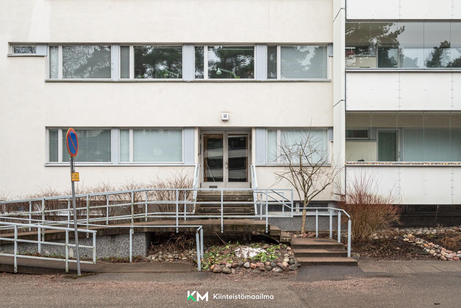 Luuvaniementie 12, Niemenmäki, Helsinki