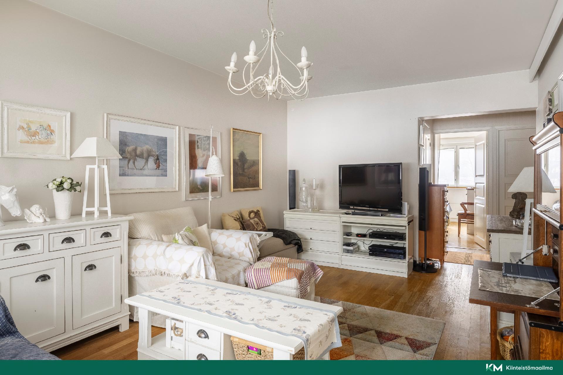 Läpitalon huoneistossa riittää tilaa!