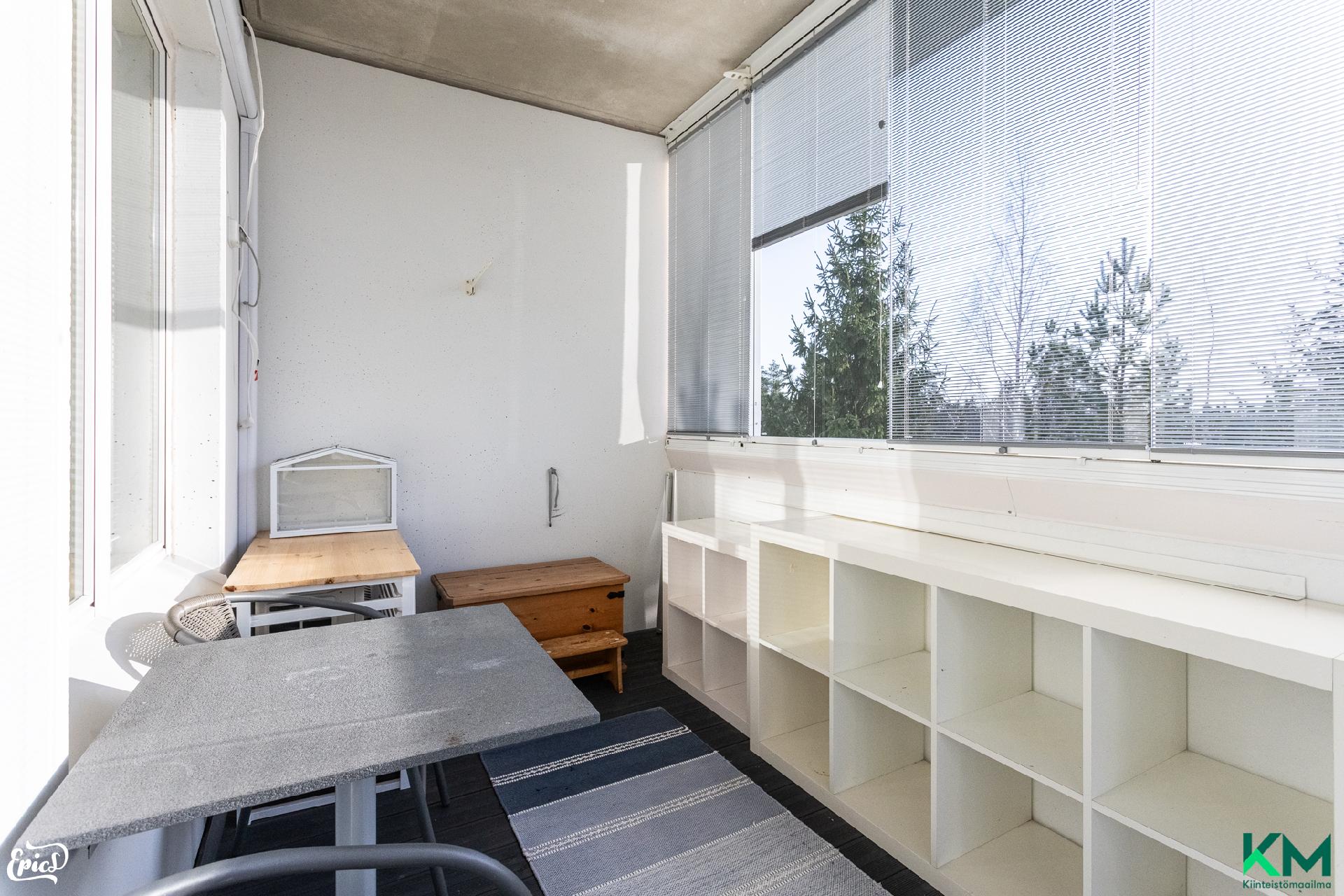 iso lasitettu parveke