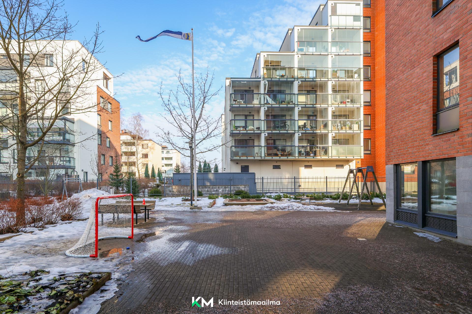 Nahkahousuntie 7, Lauttasaari, Helsinki