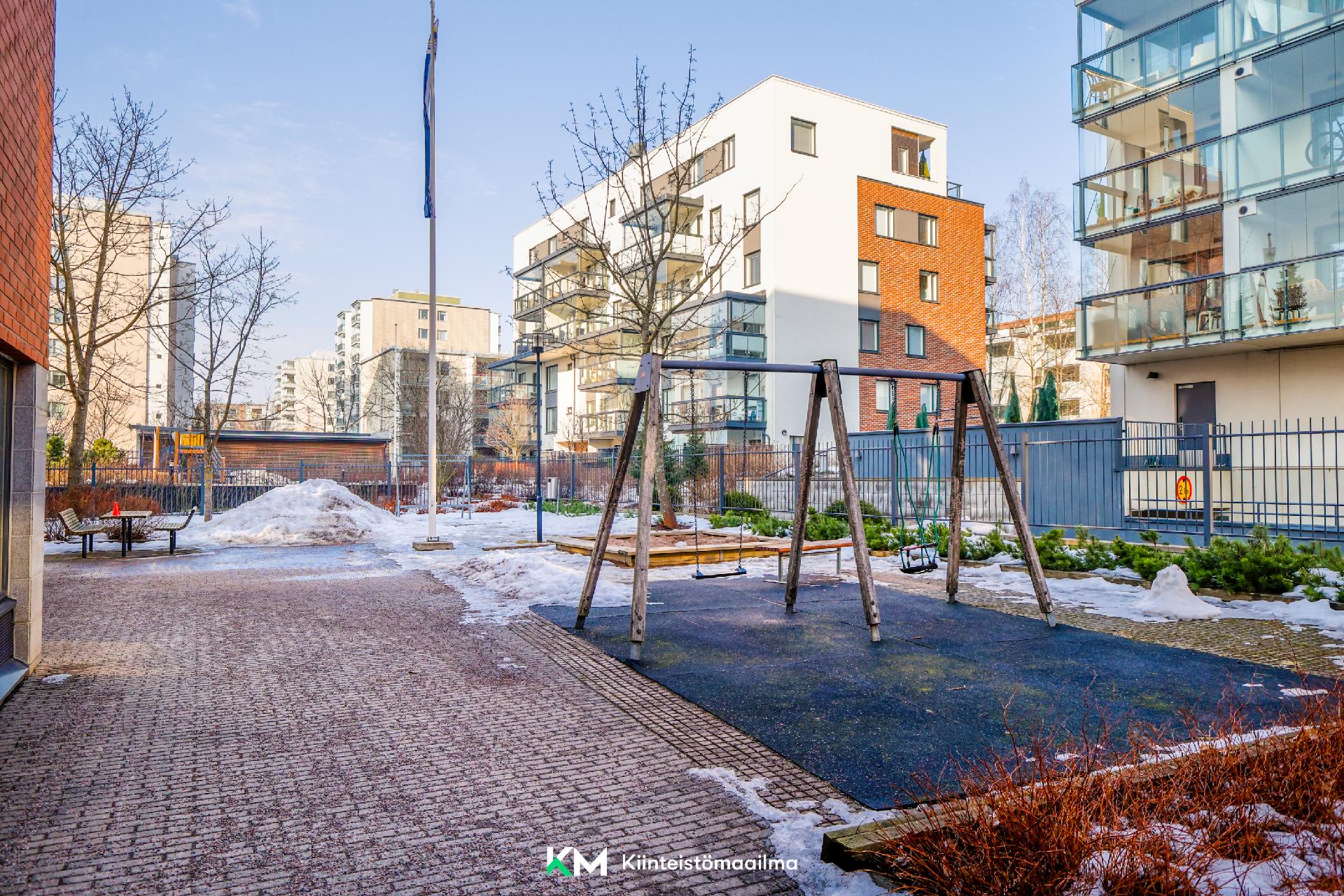 Nahkahousuntie 7, Lauttasaari, Helsinki