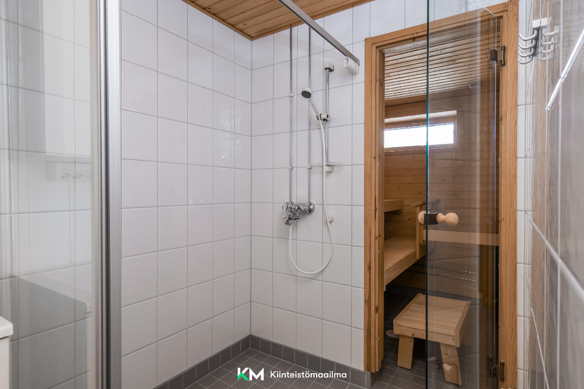 Nahkahousuntie 7, Lauttasaari, Helsinki