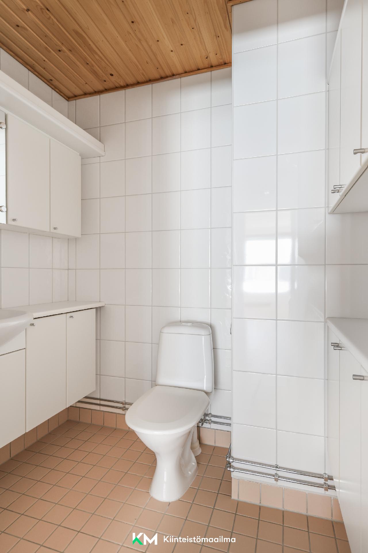 Nahkahousuntie 7, Lauttasaari, Helsinki