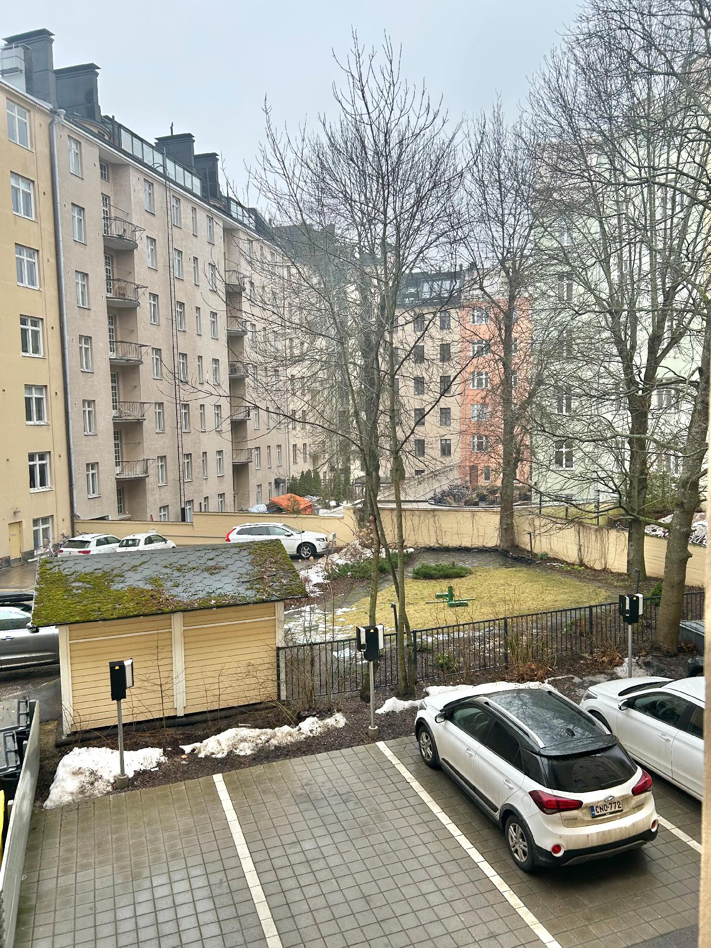 Näkymä sisäpihalle