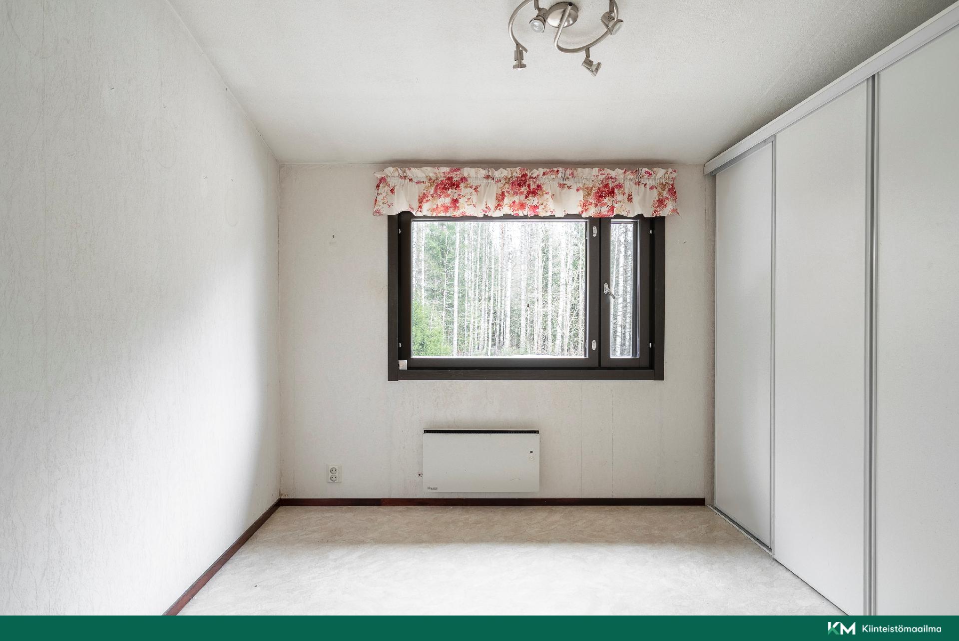 Ruokailutila talossa