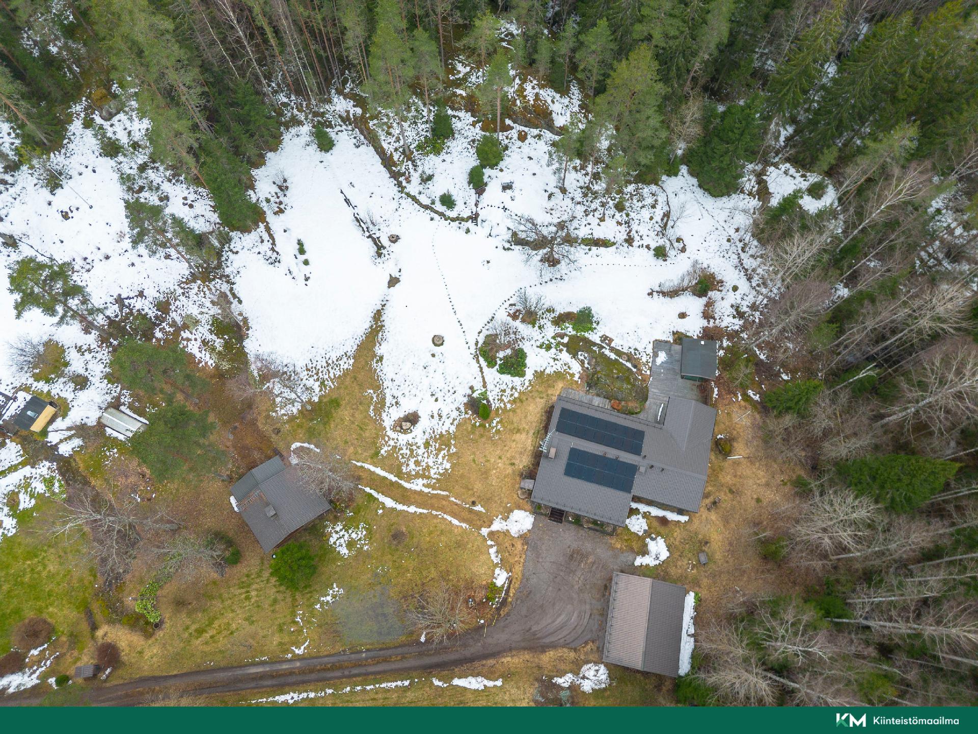 Kiinteistön yläpuolelta