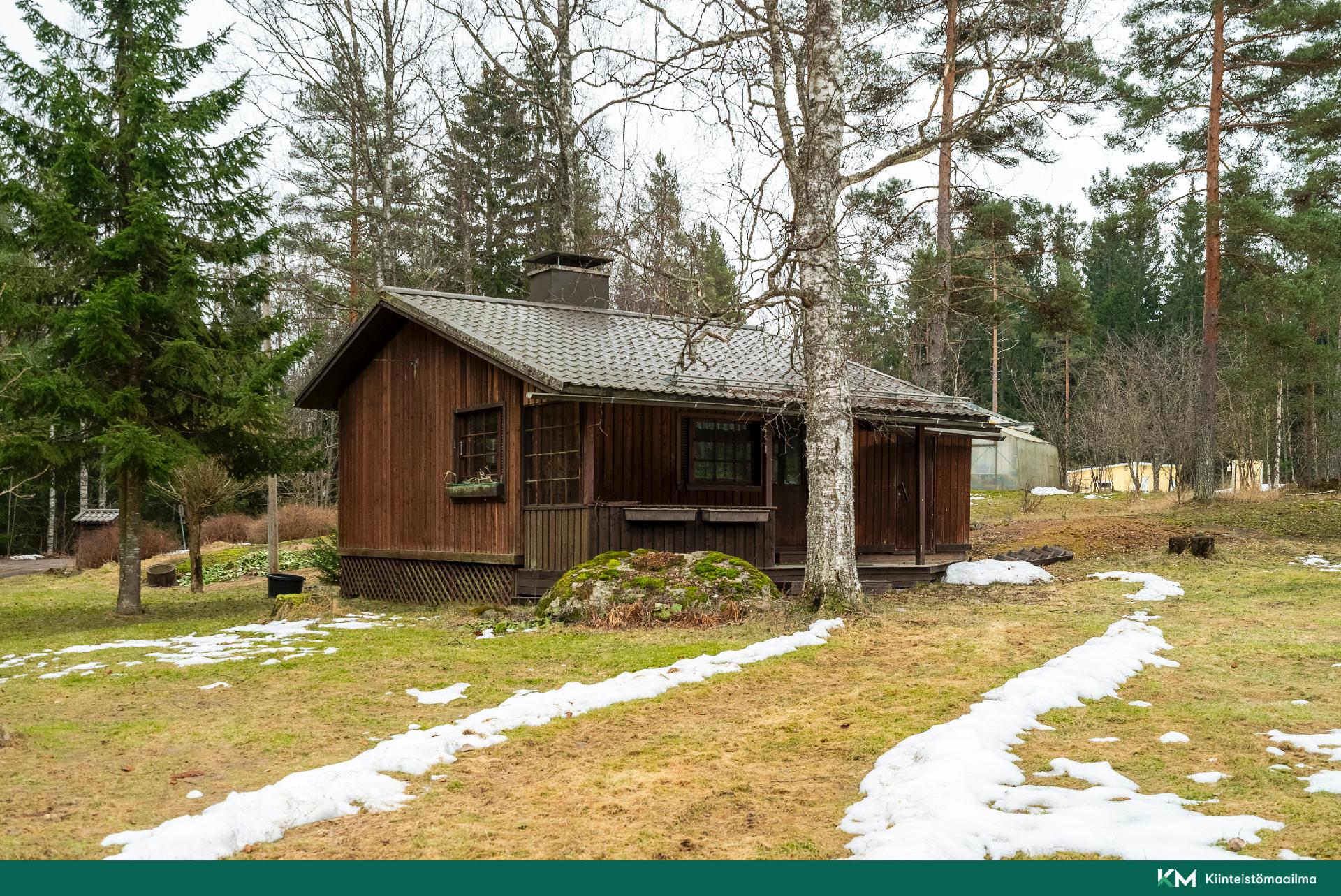 Erillinen täysin kunnostettu saunarakennus