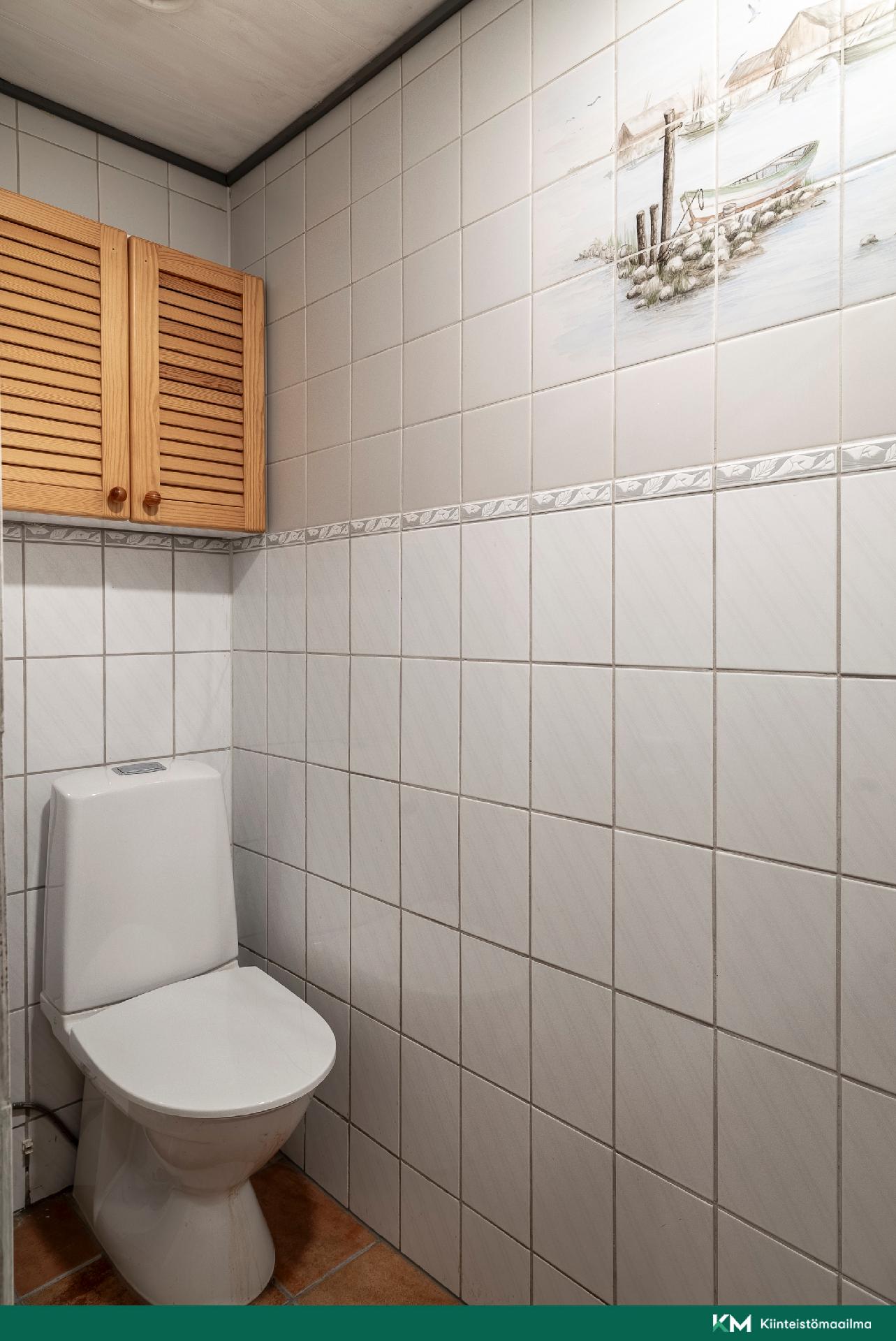 Talon erillinen wc tila