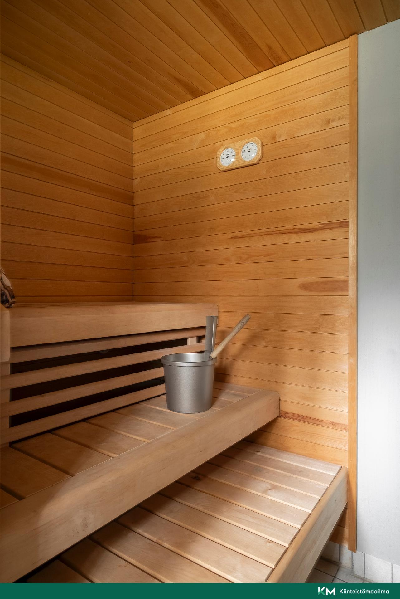 Saunarakennnuksen sauna