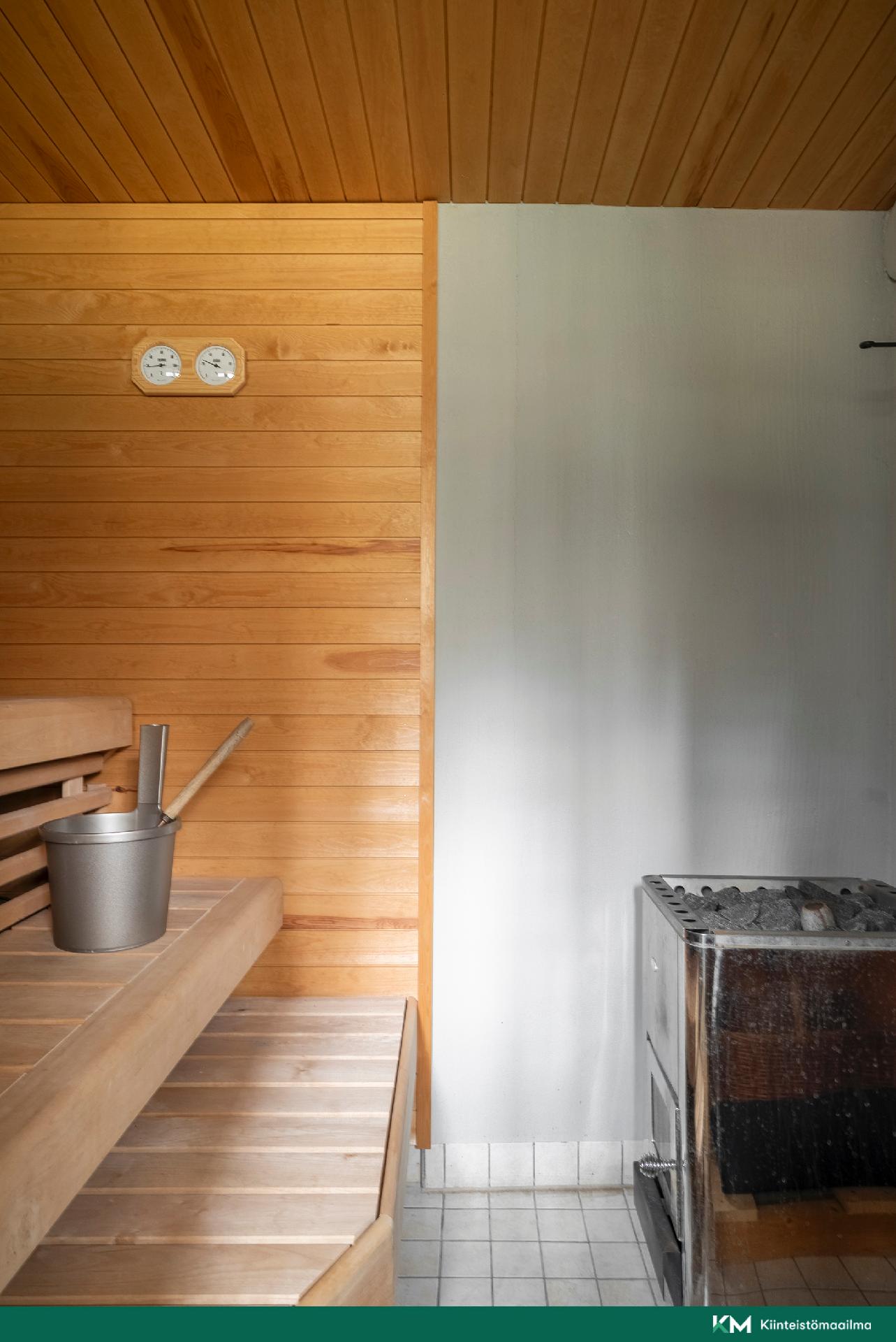 Saunarakennuksen sauna