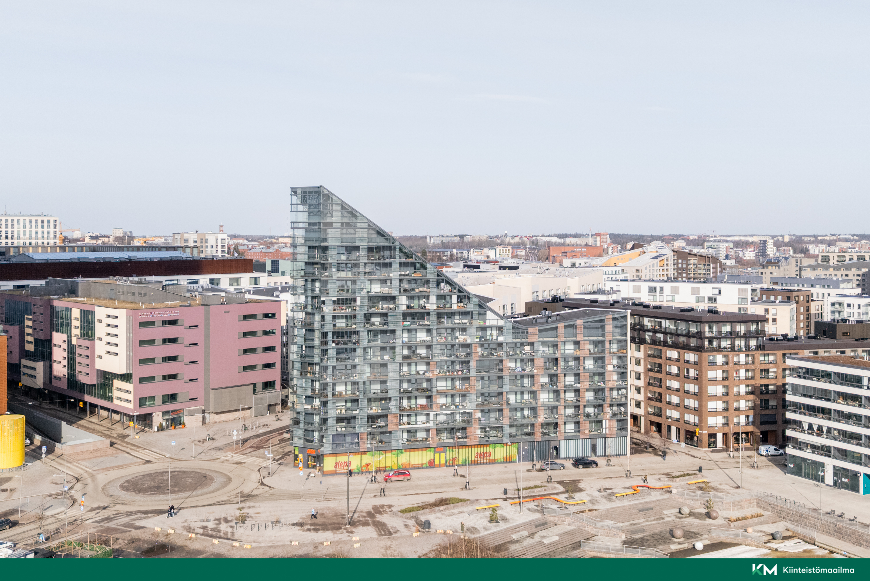 Idän suunnasta julkisivua