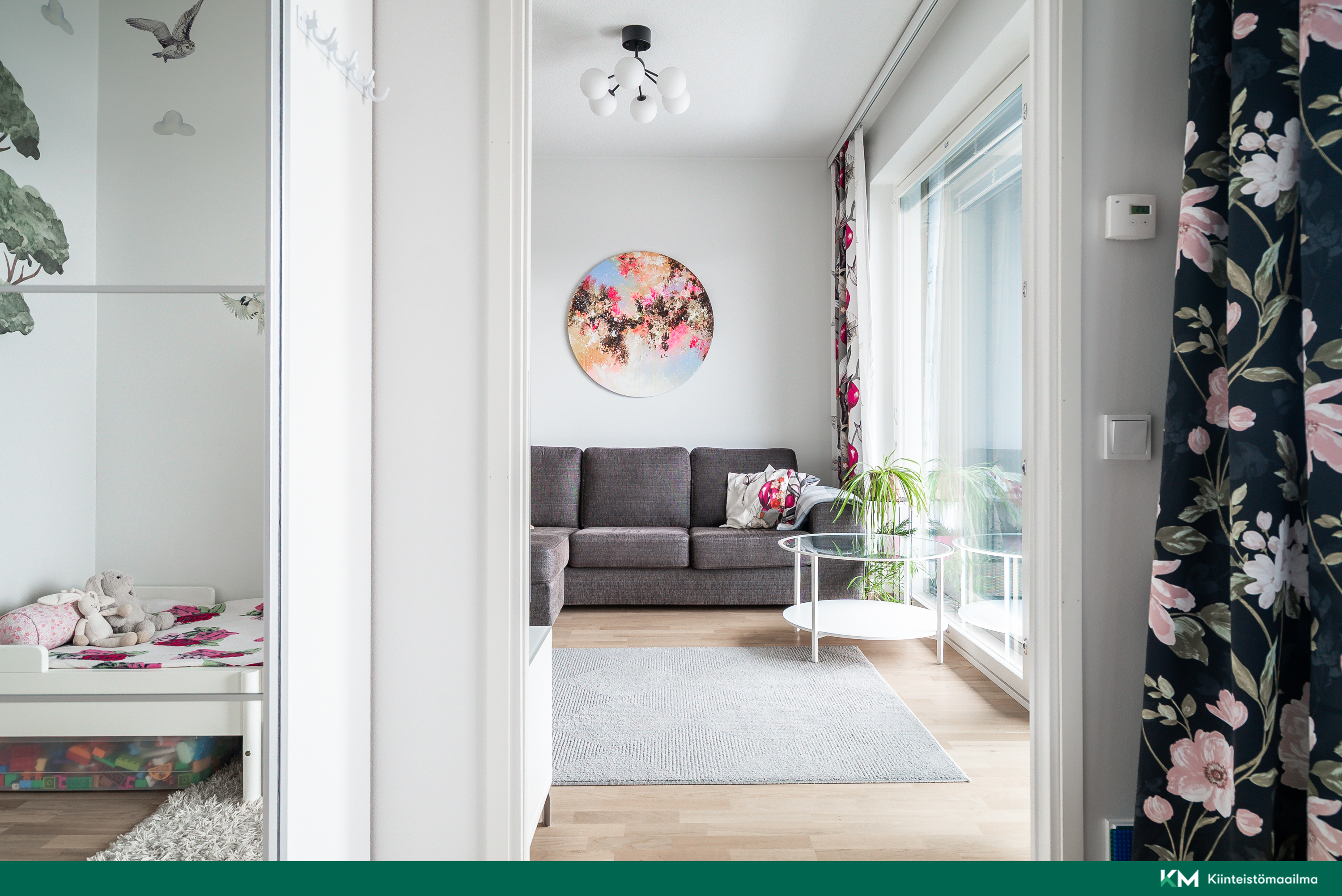 Pikkumakkarista olohuoneen suuntaan