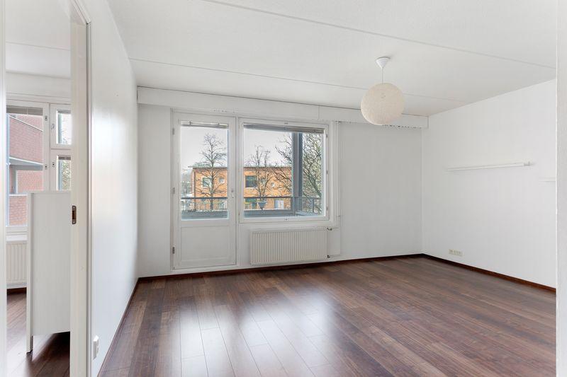 Renginpolku 8, Malminkartano, Helsinki