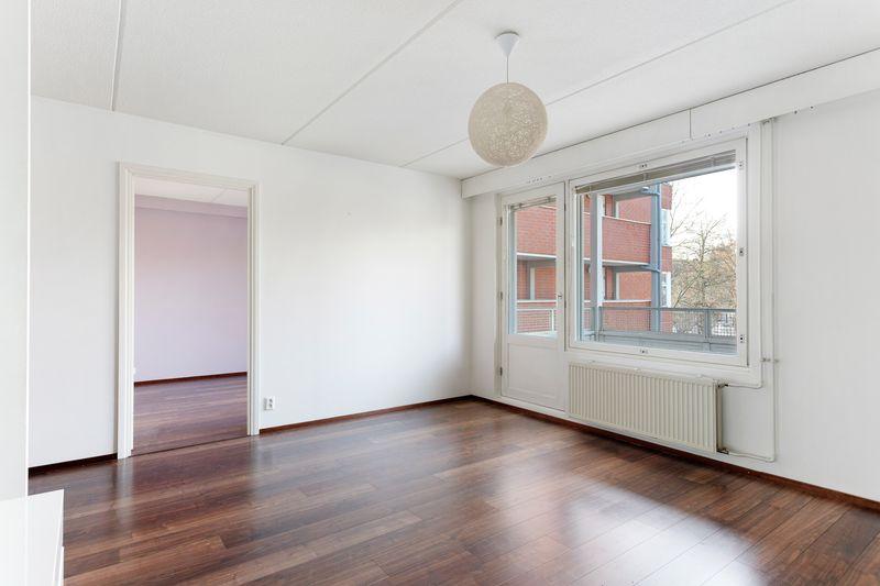 Renginpolku 8, Malminkartano, Helsinki