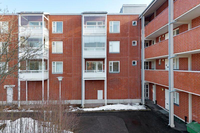 Renginpolku 8, Malminkartano, Helsinki