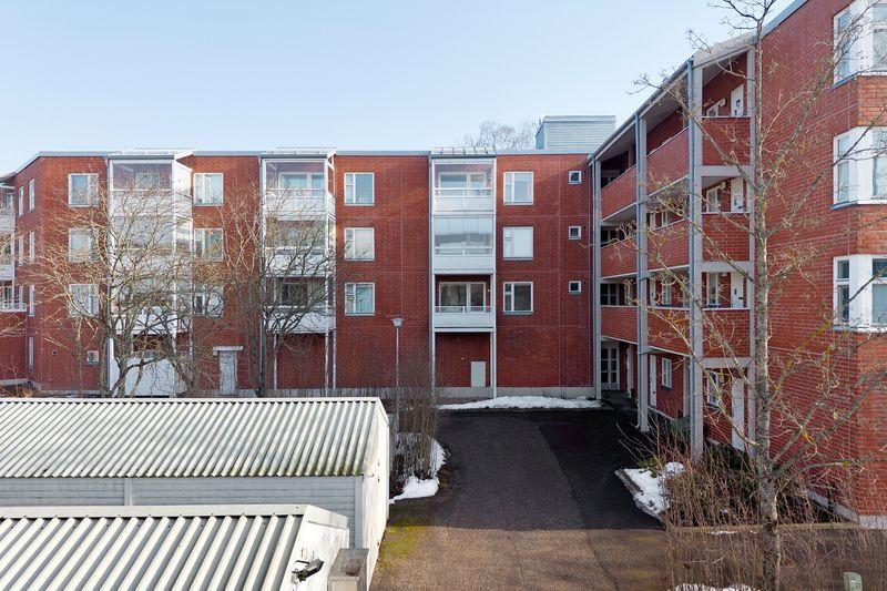 Renginpolku 8, Malminkartano, Helsinki