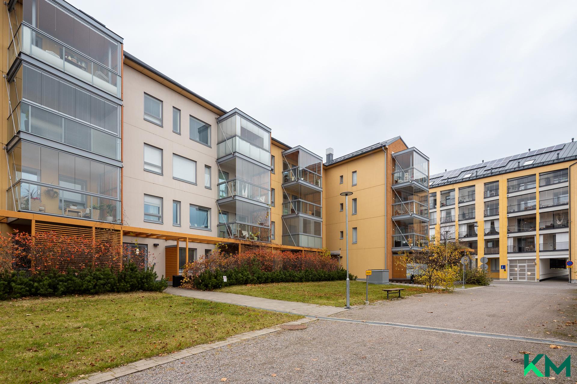 Kuninkaantammenkierto 10, Kuninkaantammi, Helsinki