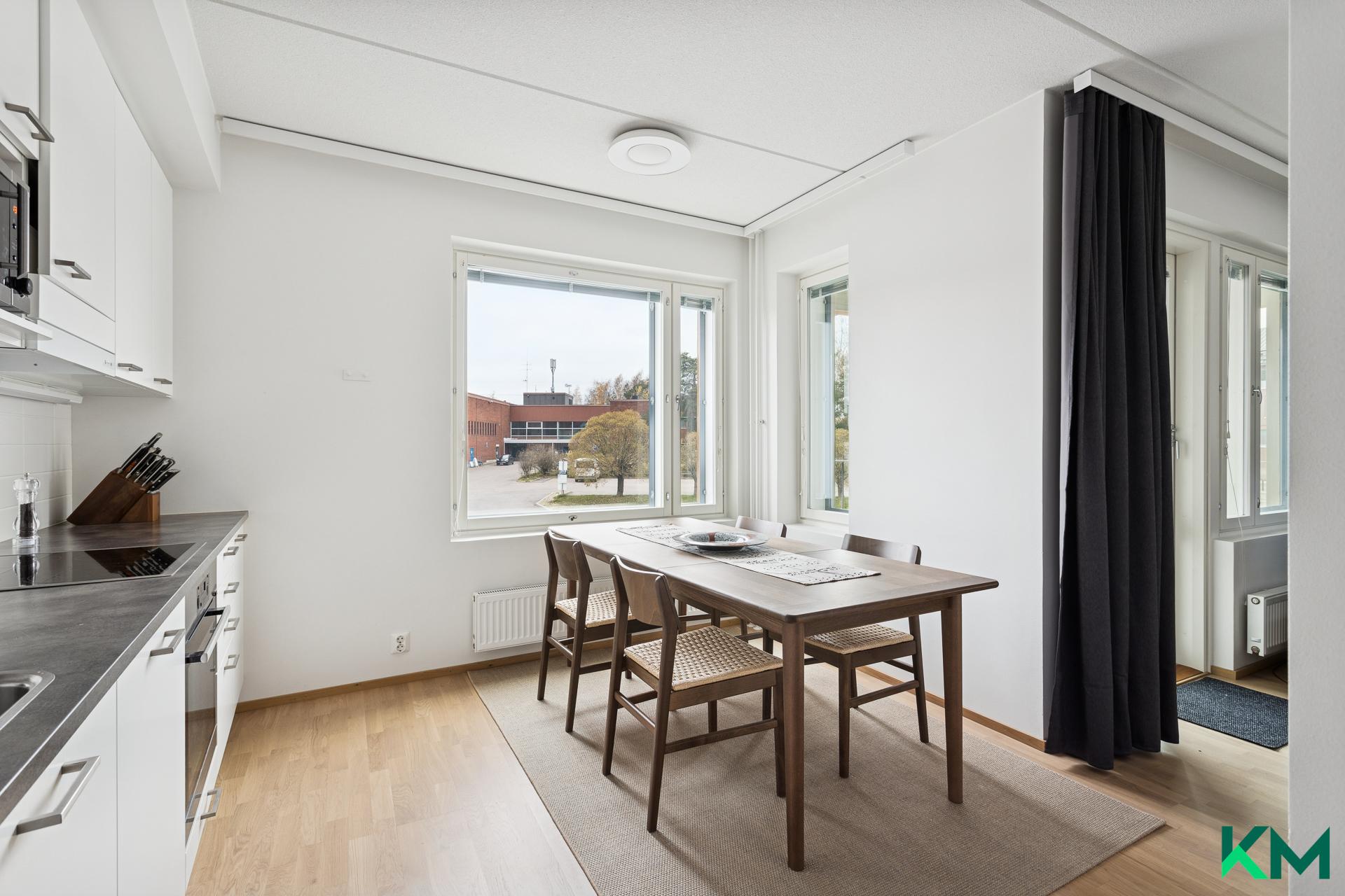 Kuninkaantammenkierto 10, Kuninkaantammi, Helsinki