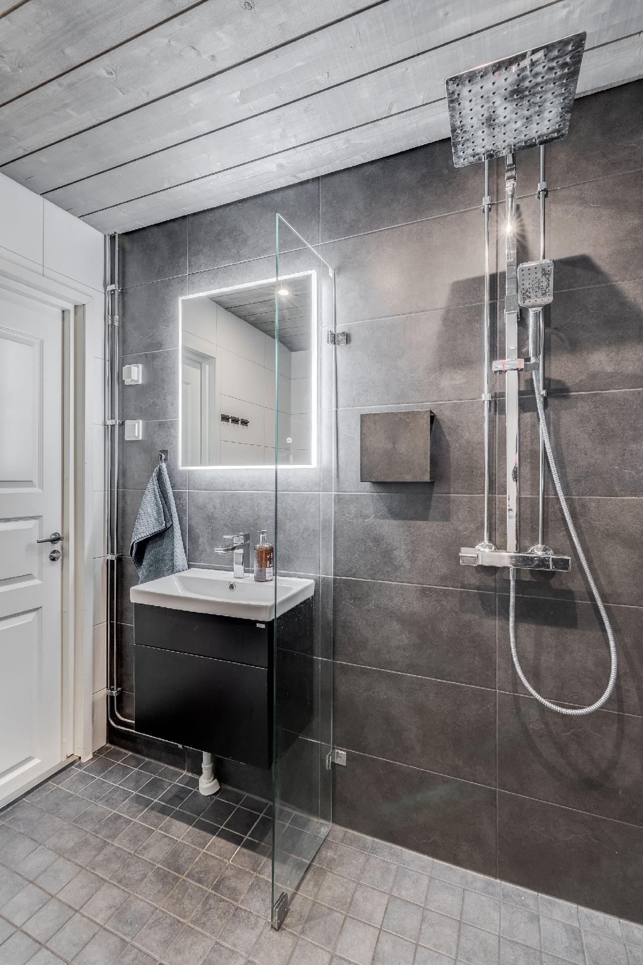 Kotitorpantie 3, Torpparinmäki, Helsinki