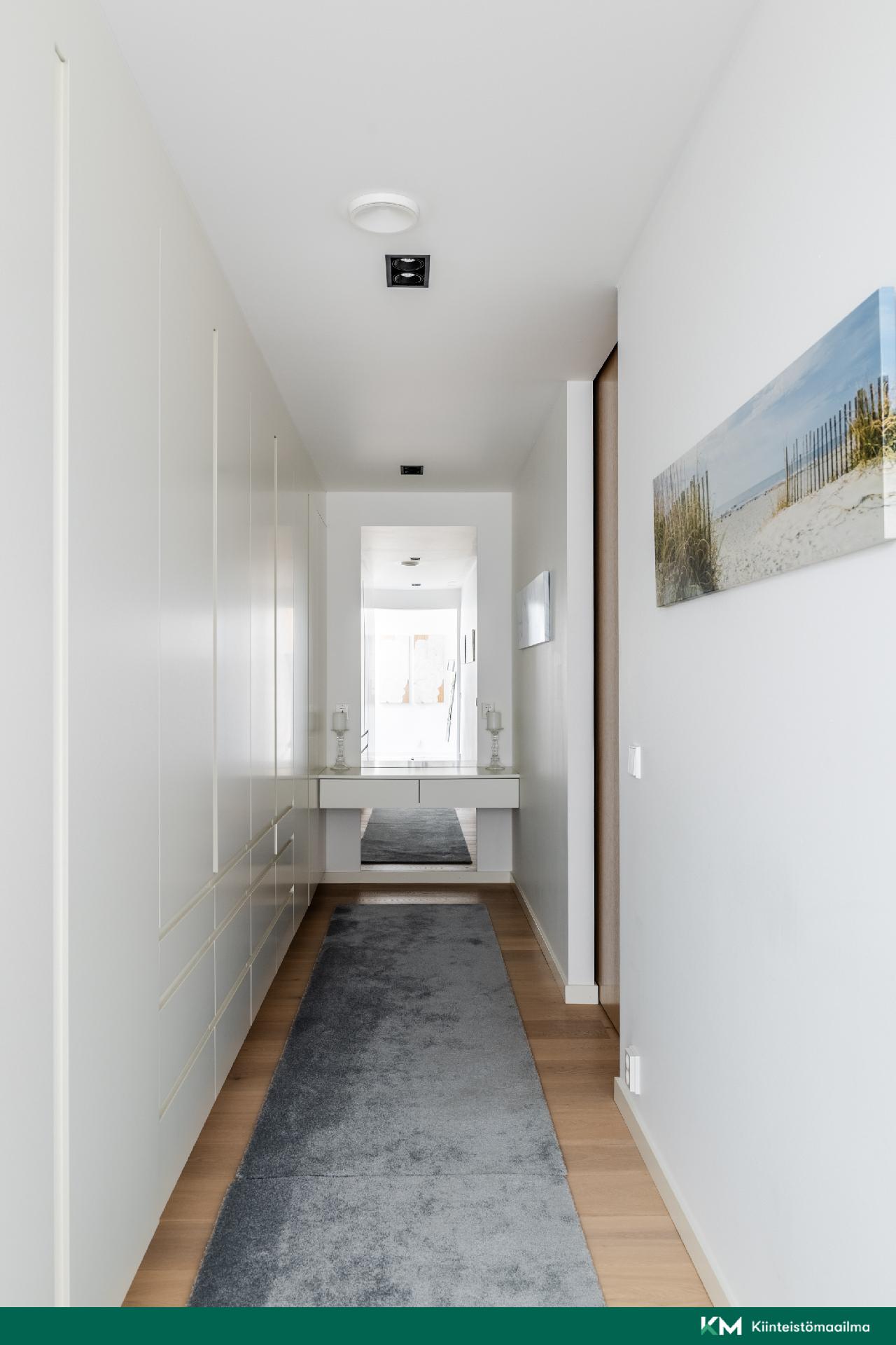 säilytystilaa / kulku ask.tilaan