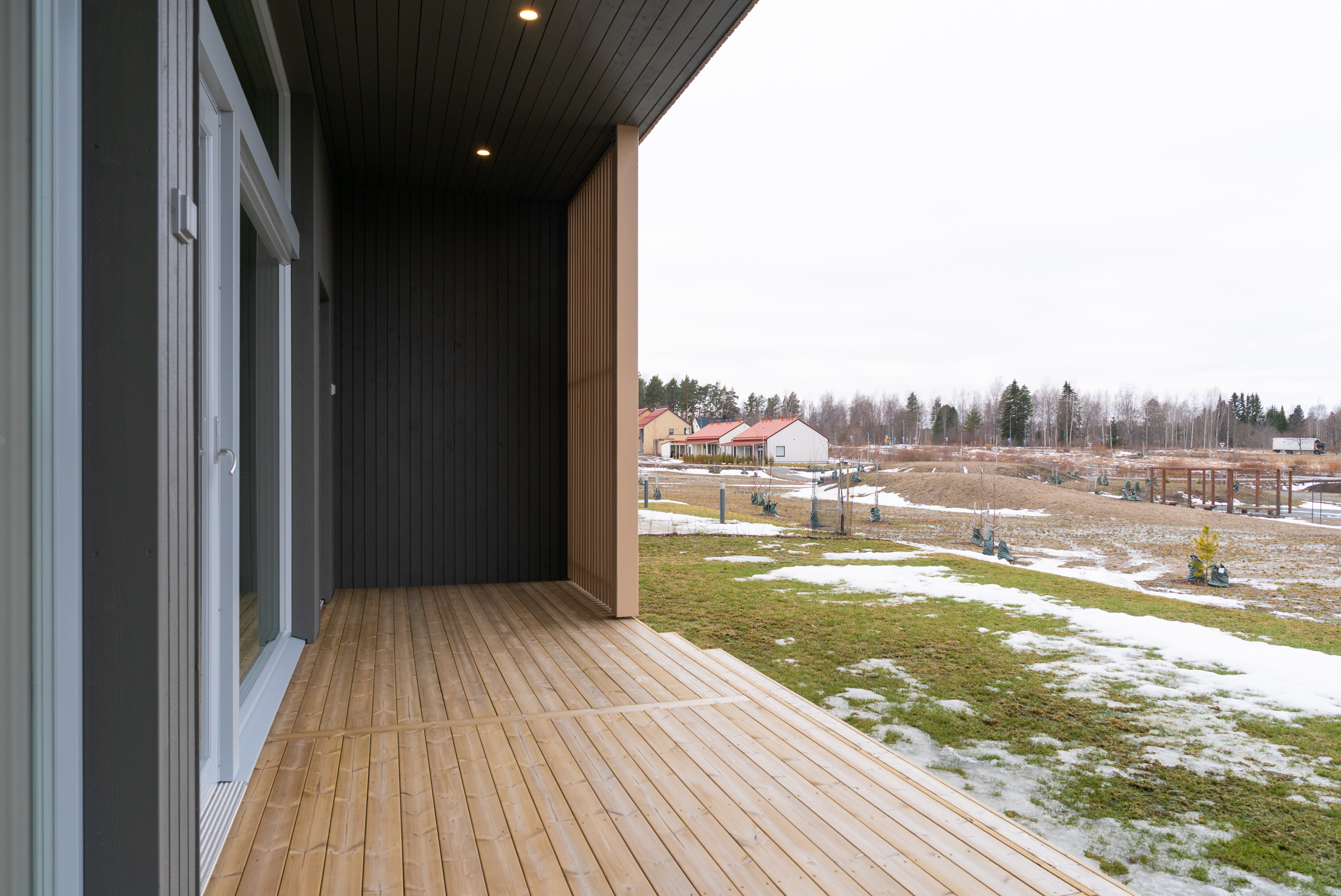 Terassi mahdollista lasittaa