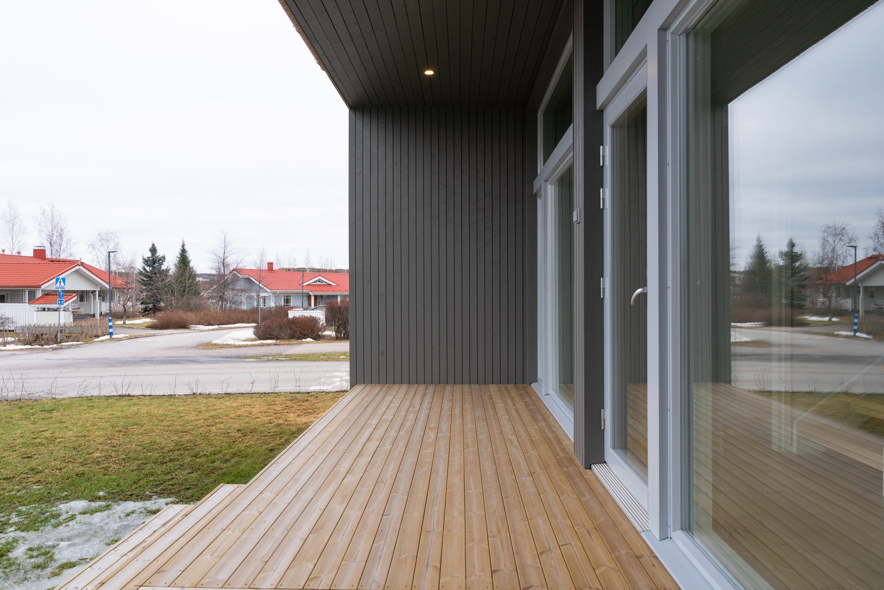 Terassi mahdollista lasittaa