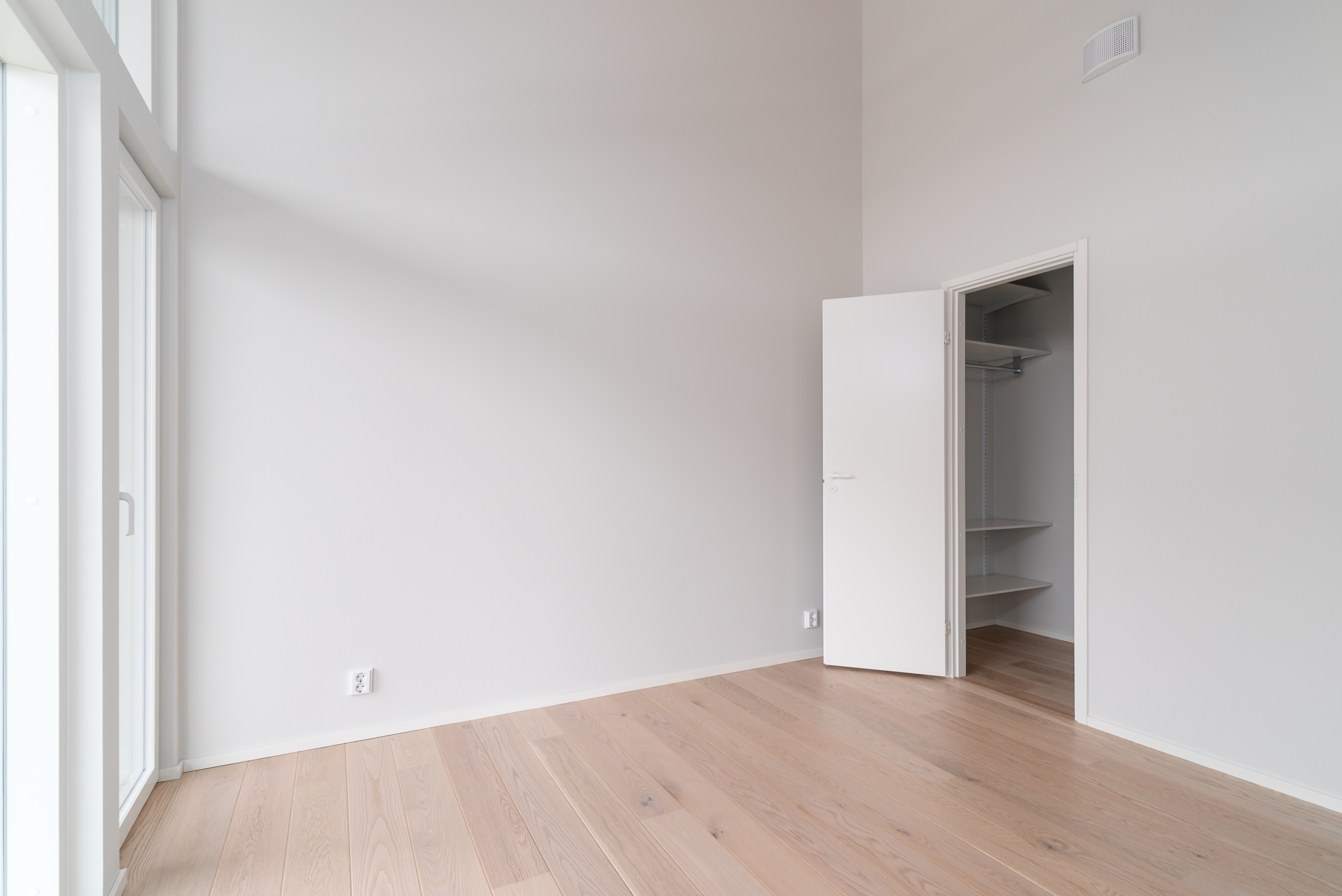 Ensimmäinen makuuhuone