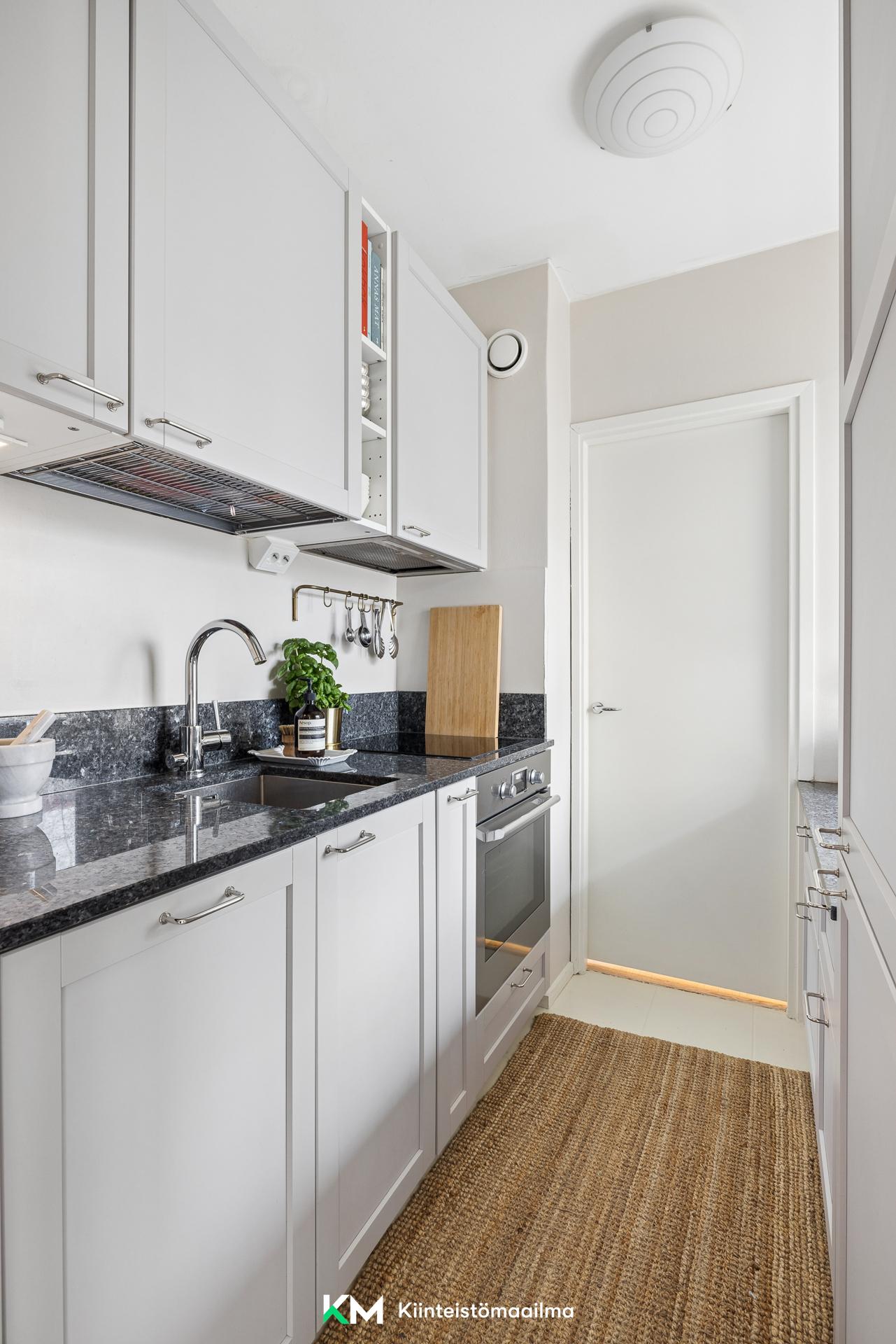 Rakuunantie 7, Munkkiniemi, Helsinki