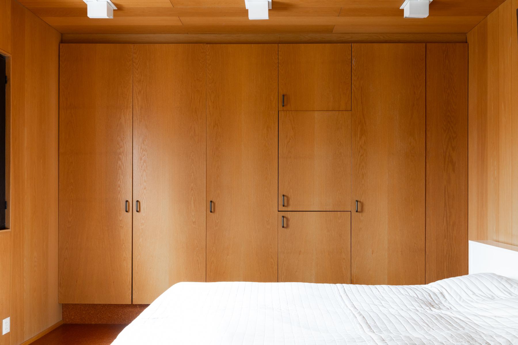 Yläkerran makuuhune 1