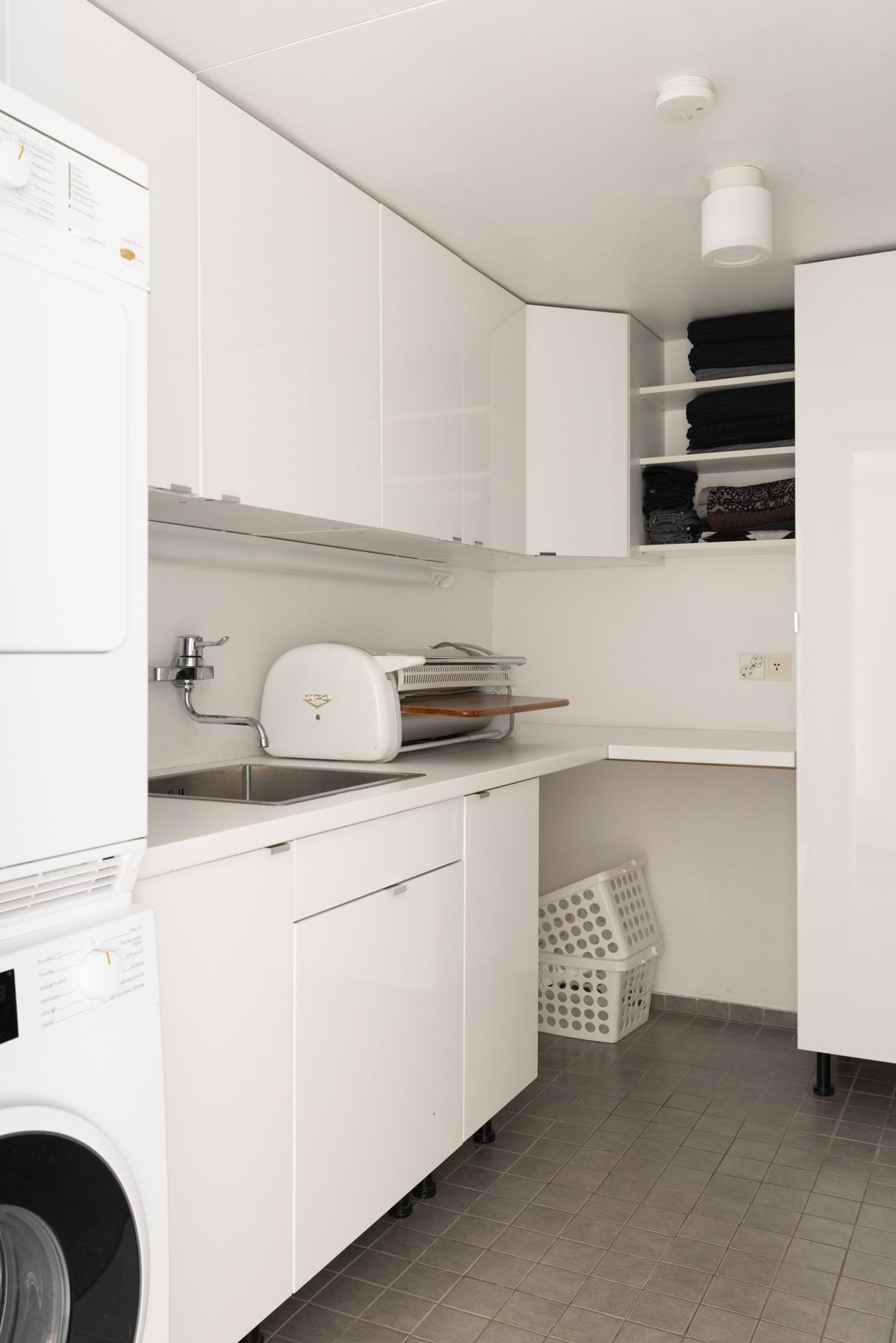 Alakerran kodinhoitohuone