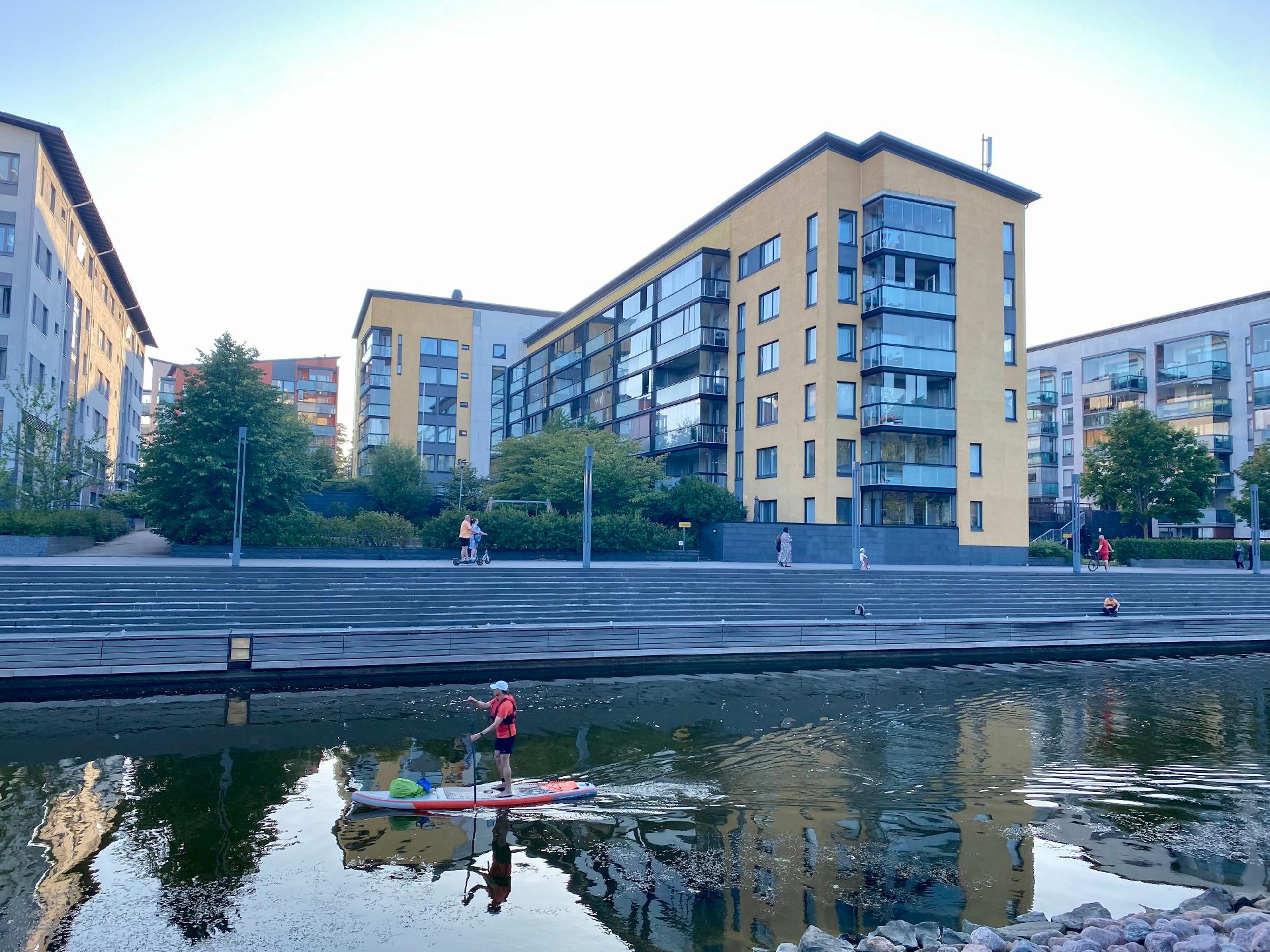 Aktiivisessa Aurinkolahdessa riittää seurattavaa