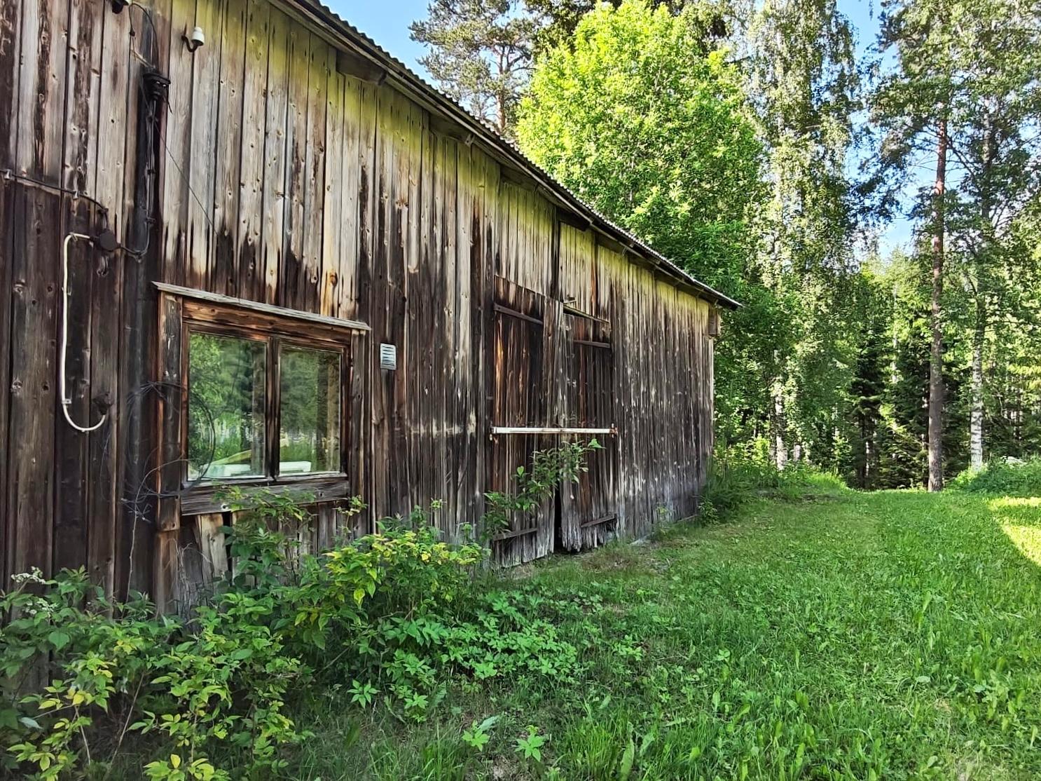 vanha navetta / lato