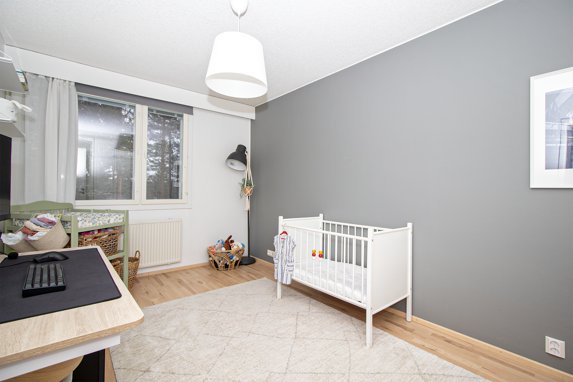 Yläkerran makuuhuone.