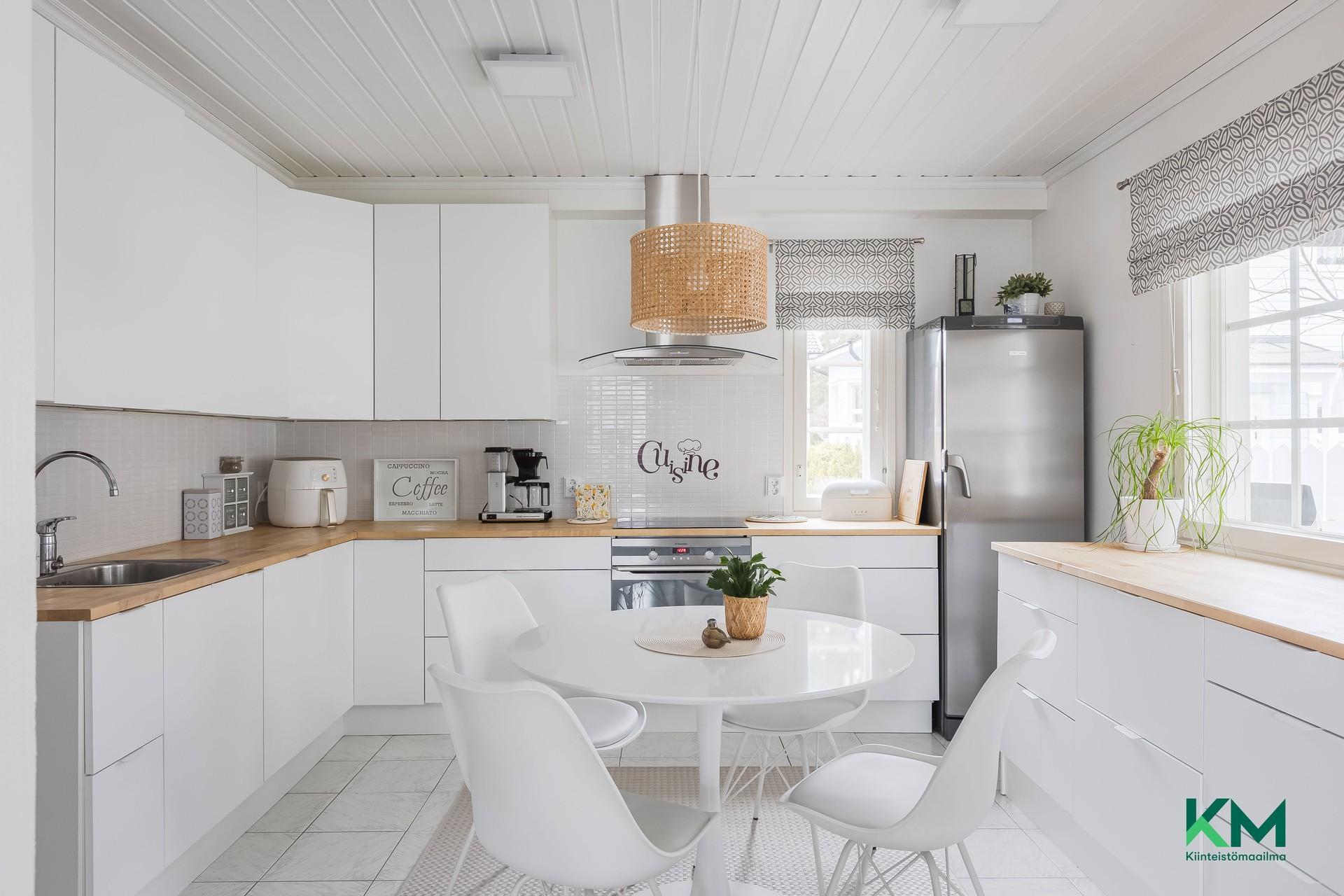 Keittiö ja ruokailutila