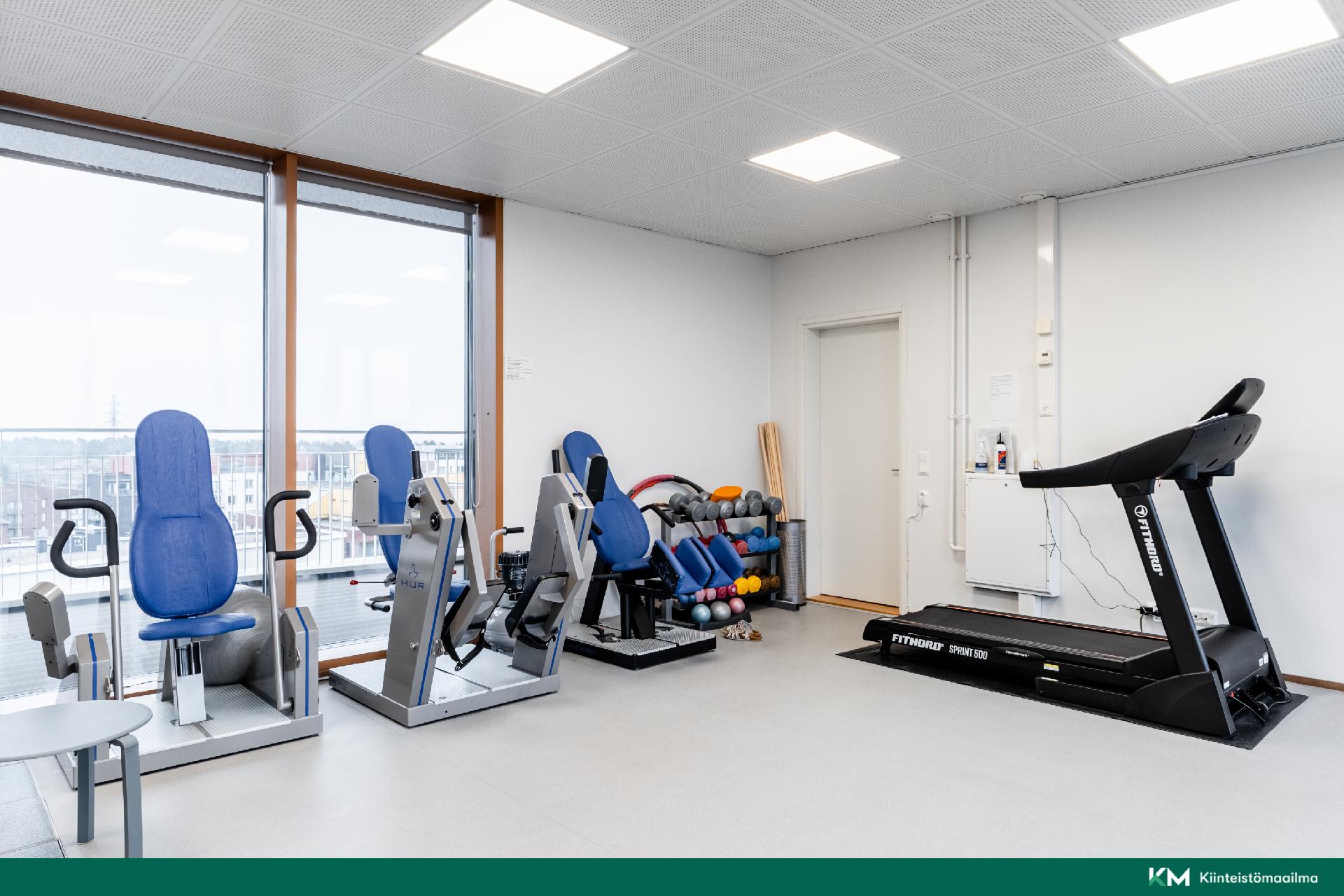 Kattoterassin kuntosali mukavin näkymin