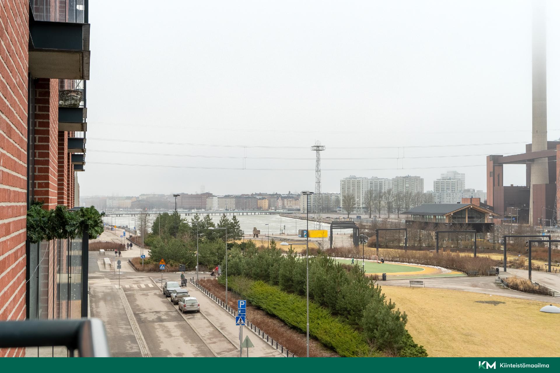 Parvekkeen näkymää keskustan suuntaan