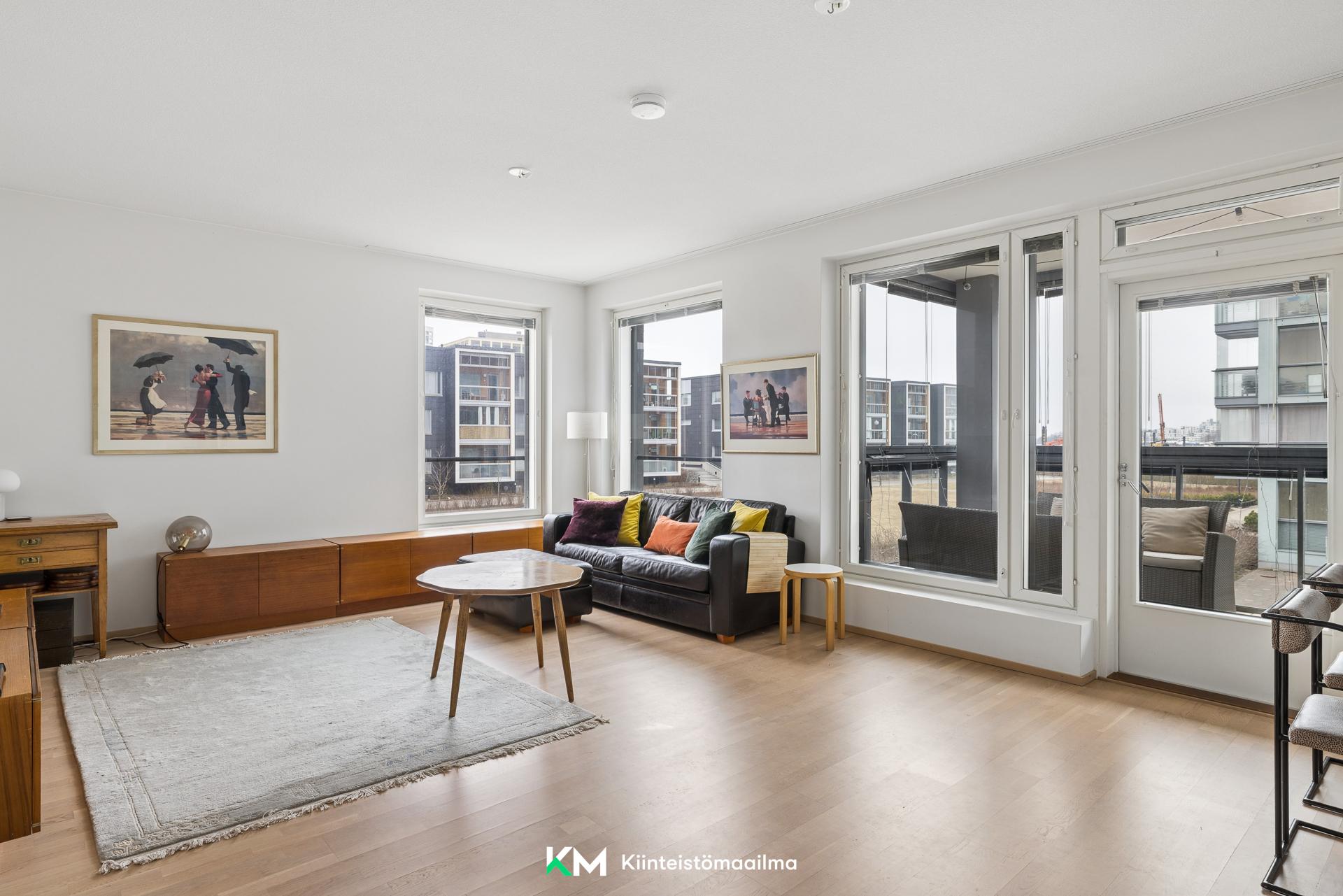 Avara, valoisa olohuone