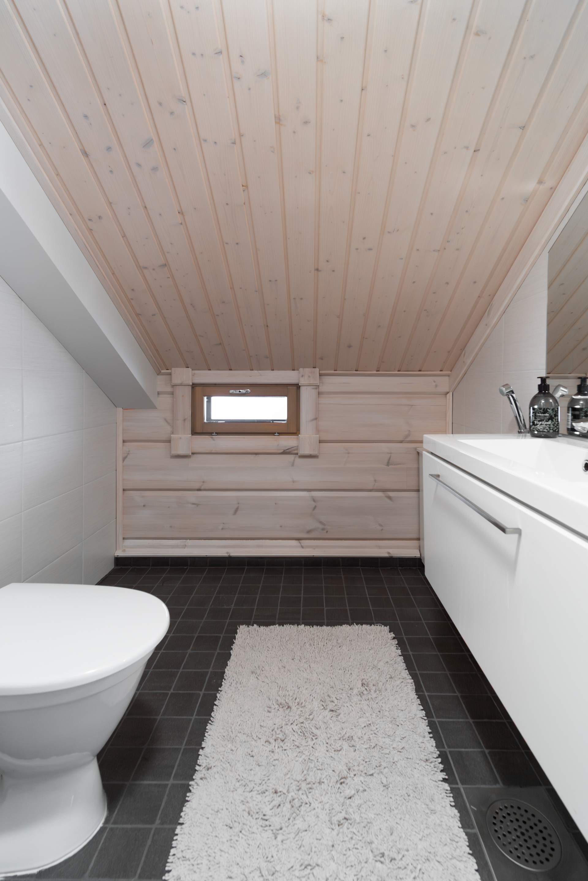yläkerran wc