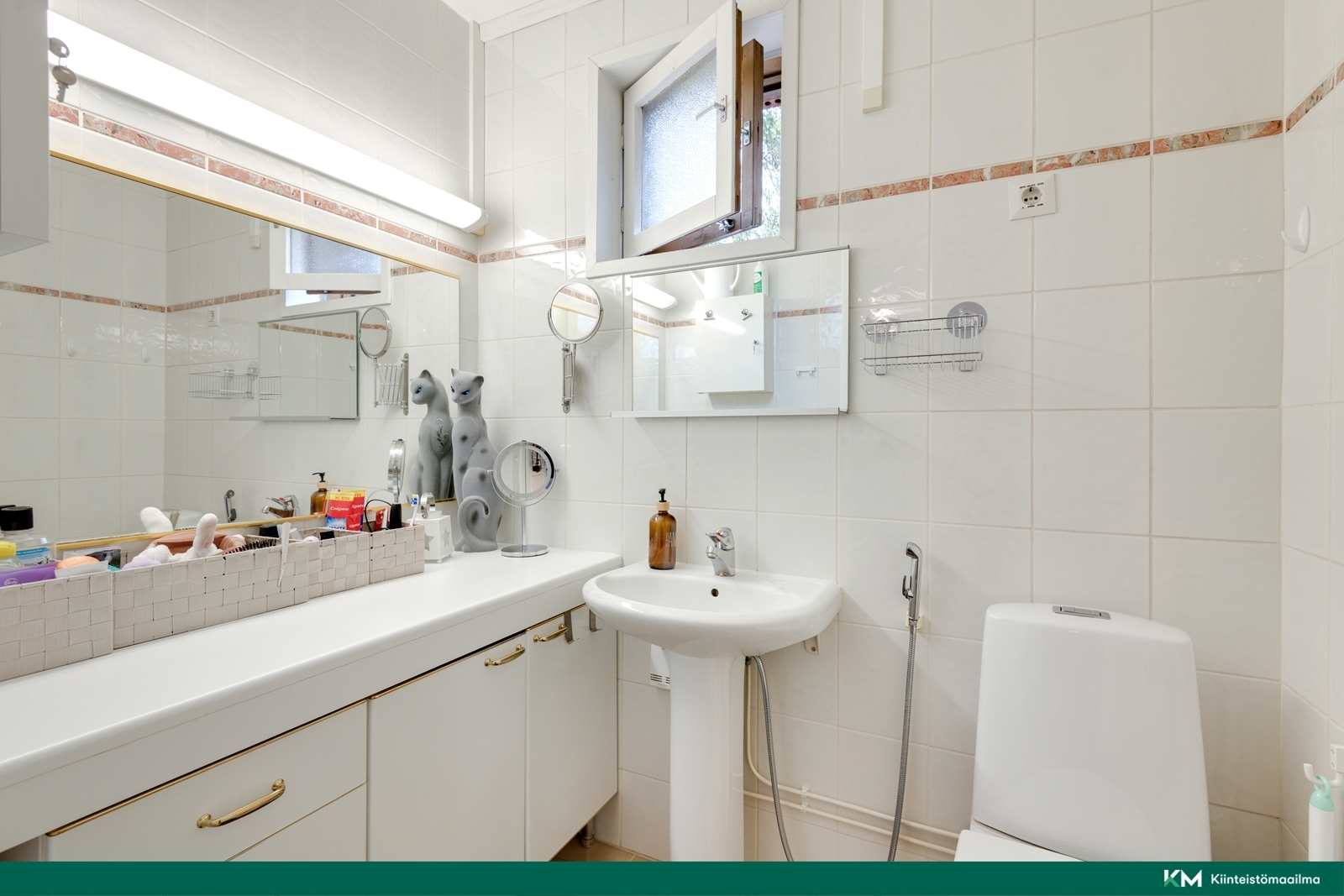 Yläkerran Wc (suihkuvaraus)