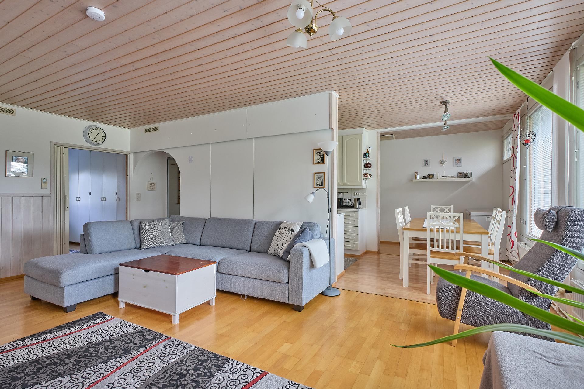 Heinilänpolku 14, Immula, Lohja