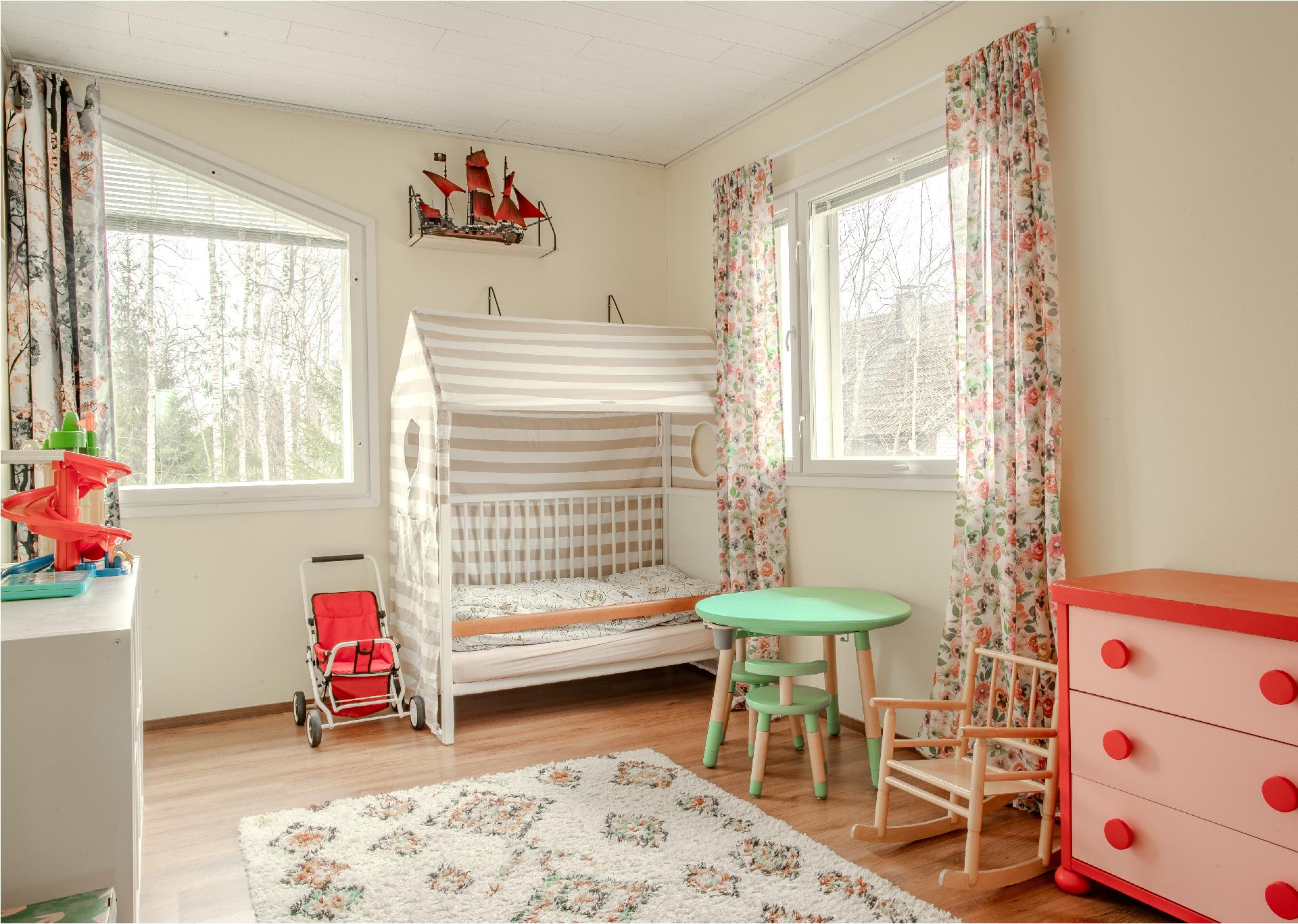 Yläkerran makuuhuone