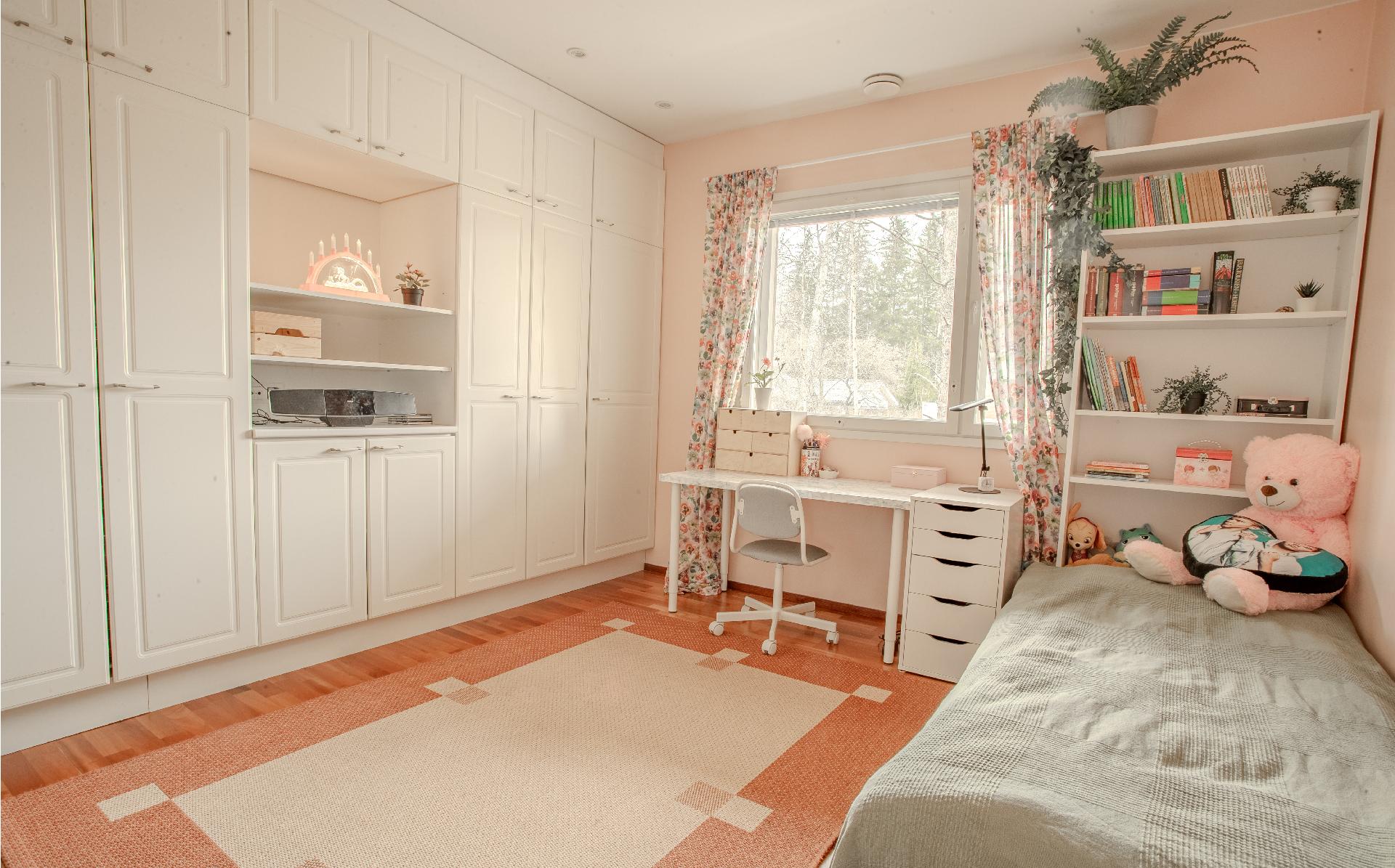 Keski kerroksen makuuhuone