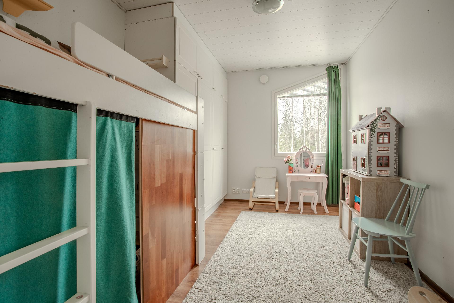 Yläkerran makuuhuone