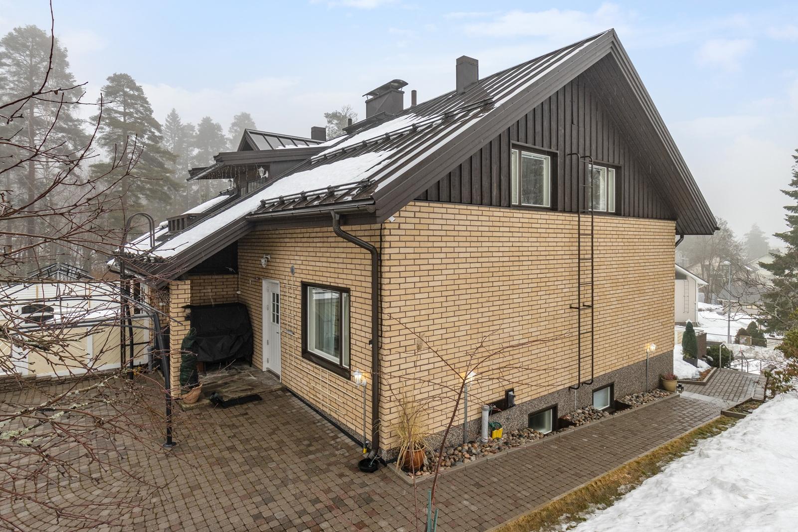 Salmelaisenkatu 21, Linnanpelto, Kuopio